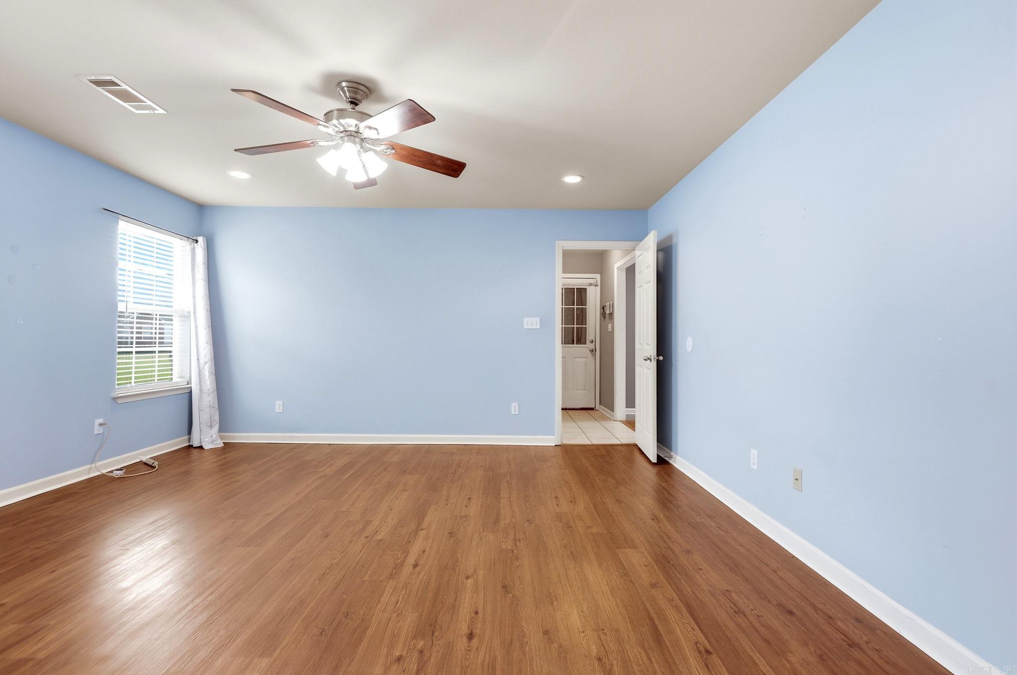 8 summit  Sheridan, AR