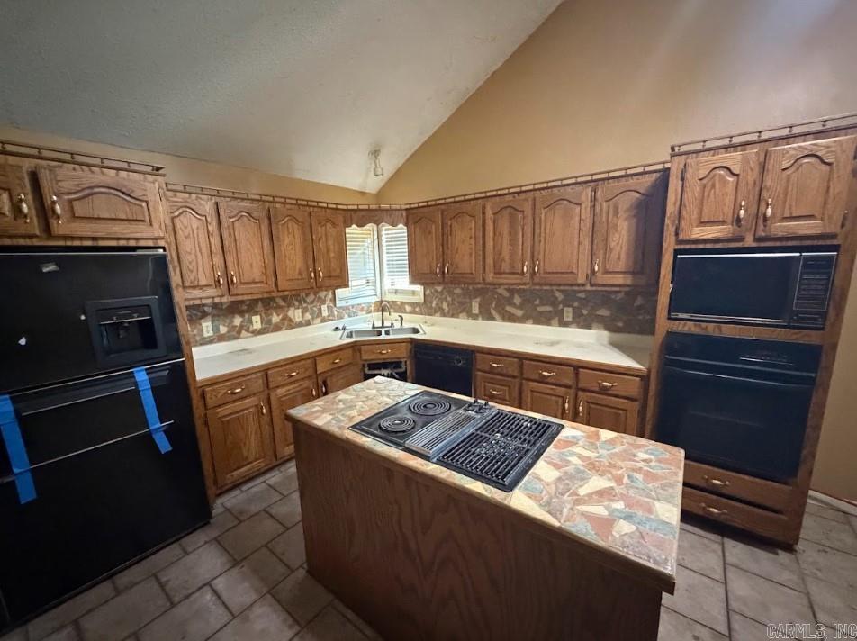102 Romeo  Lepanto, AR