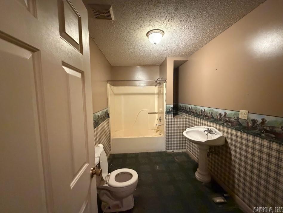 102 Romeo  Lepanto, AR