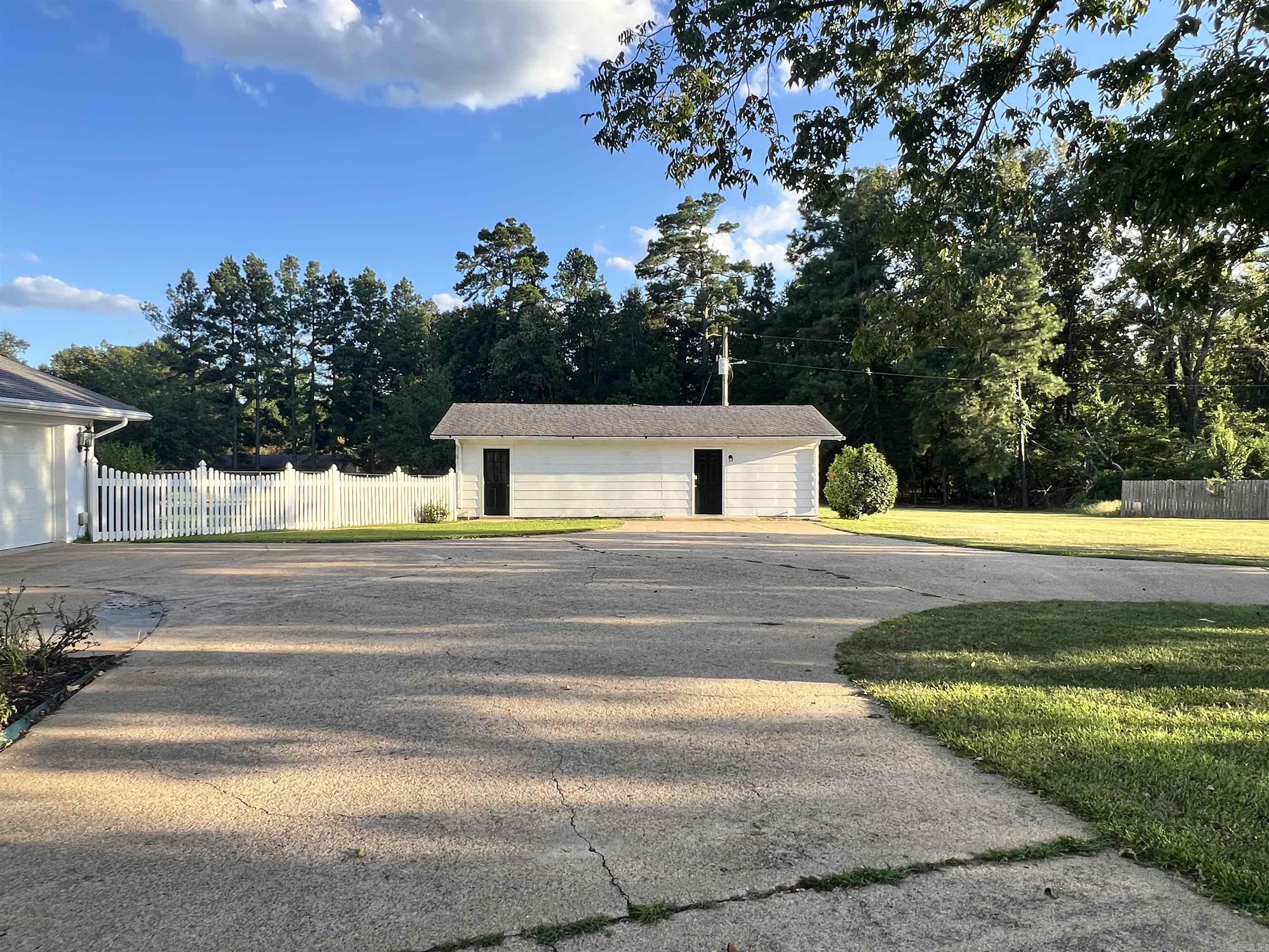 204 ROOSEVELT Drive Star City, AR 71667