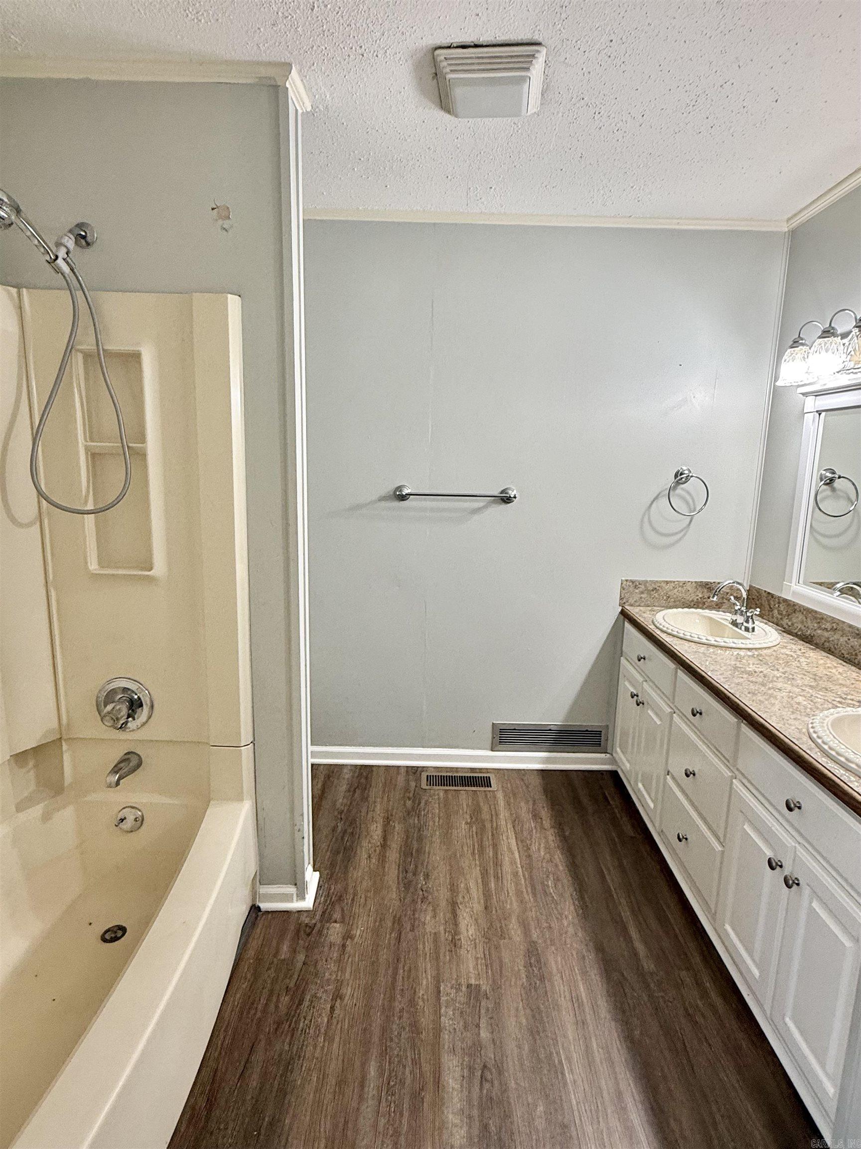 121 LongLeaf Dr  Searcy, AR