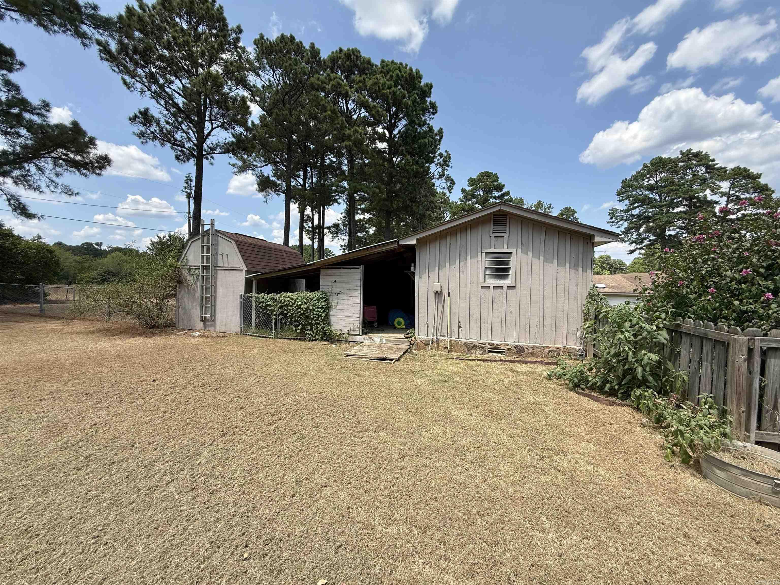 121 LongLeaf Dr  Searcy, AR