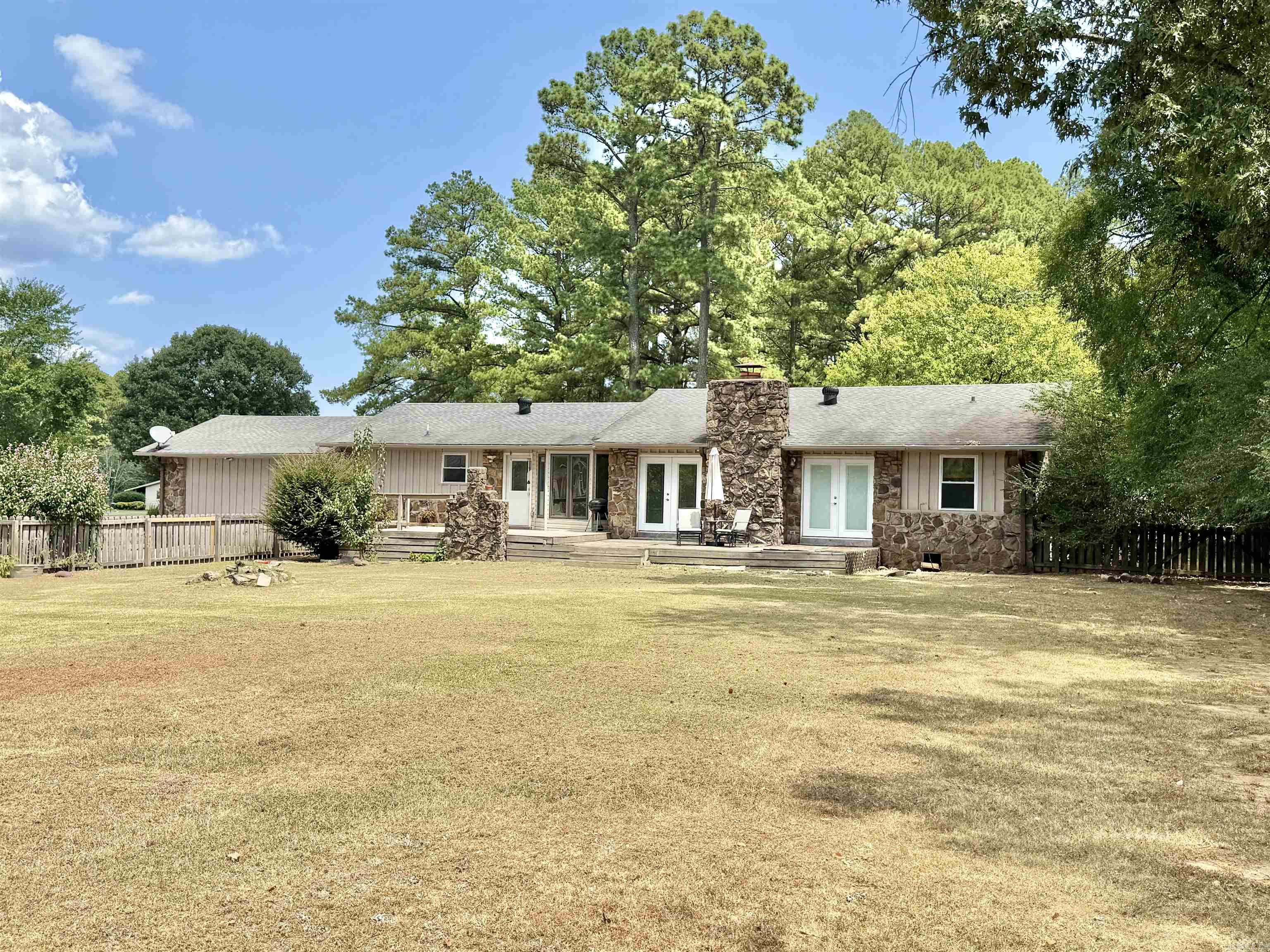 121 LongLeaf Dr  Searcy, AR