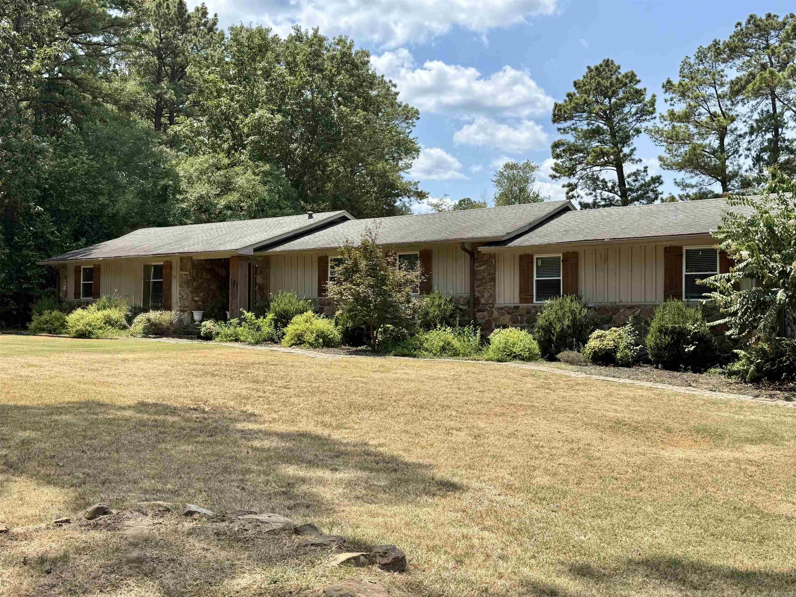 121 LongLeaf Dr  Searcy, AR
