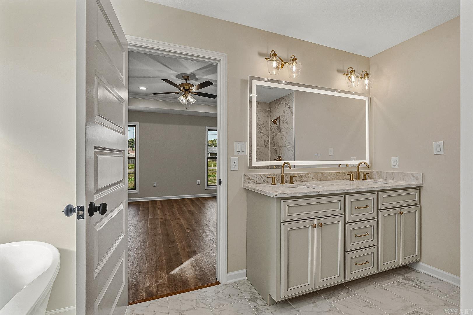 2308 S 20th Street Paragould, AR 72450