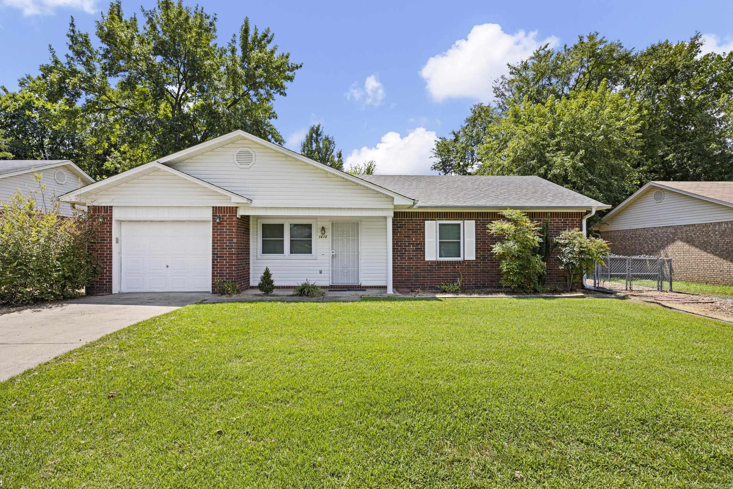 1612 E L  Russellville, AR