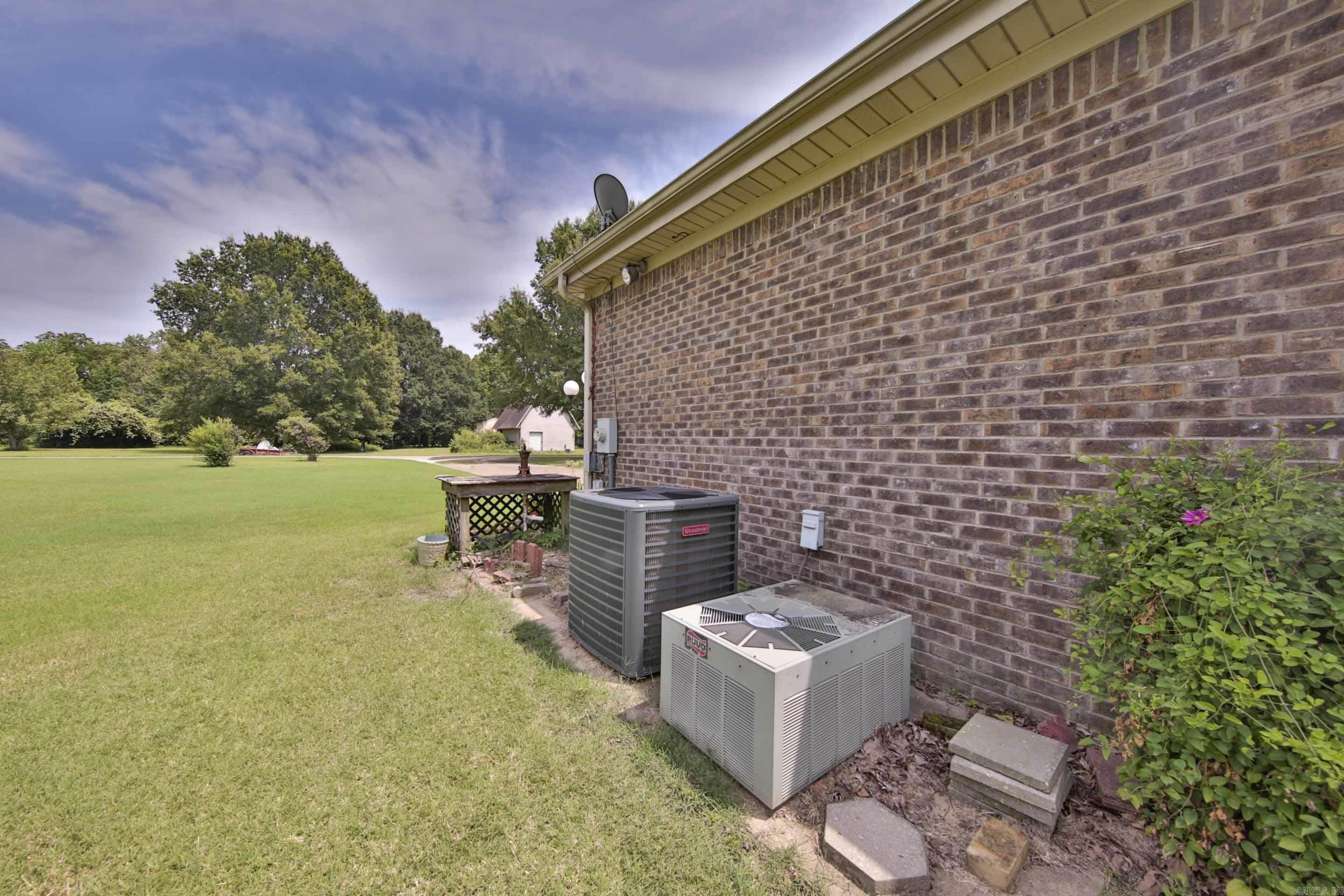 142 Neal Road  Marion, AR
