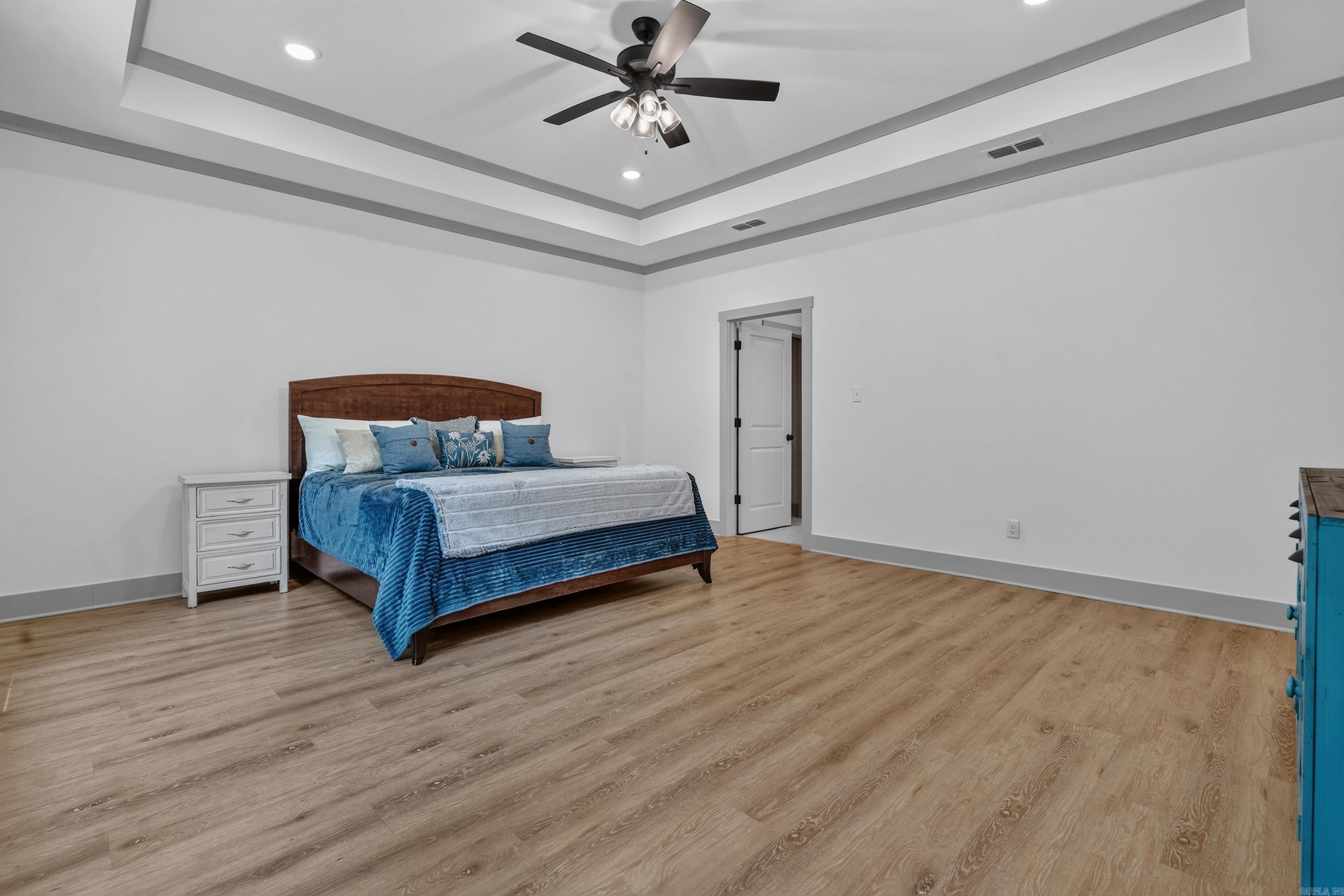 beautiful tray ceiling