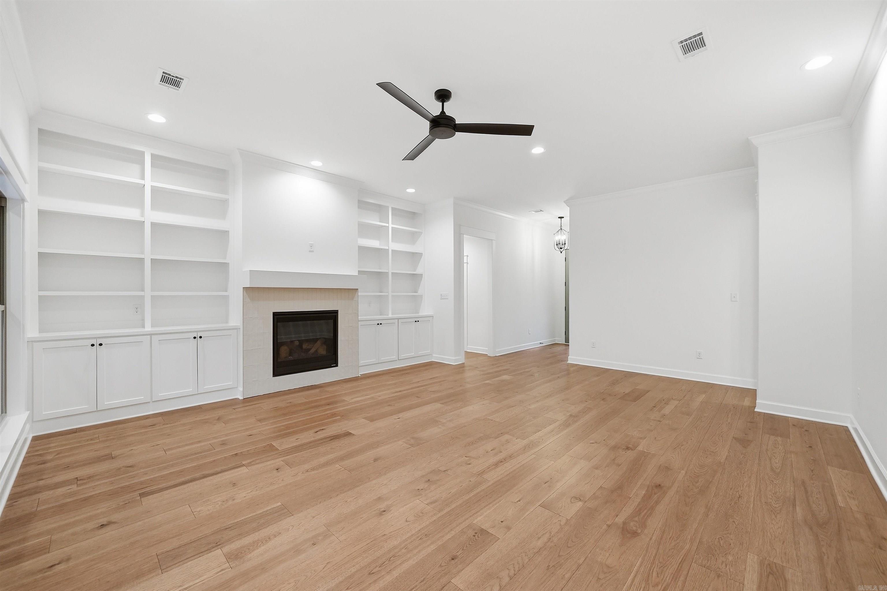 4 Camelot  Greenbrier, AR