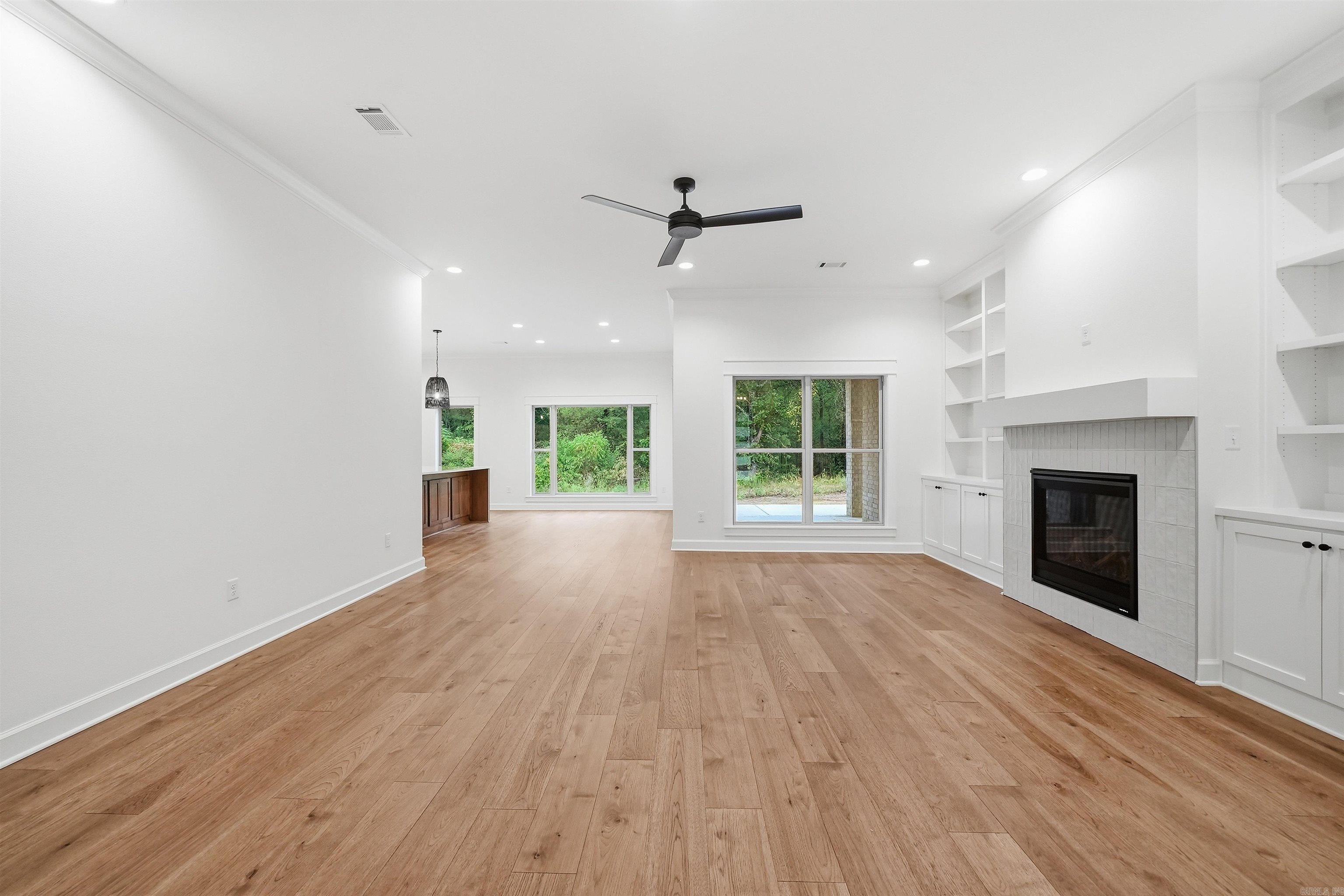 4 Camelot  Greenbrier, AR