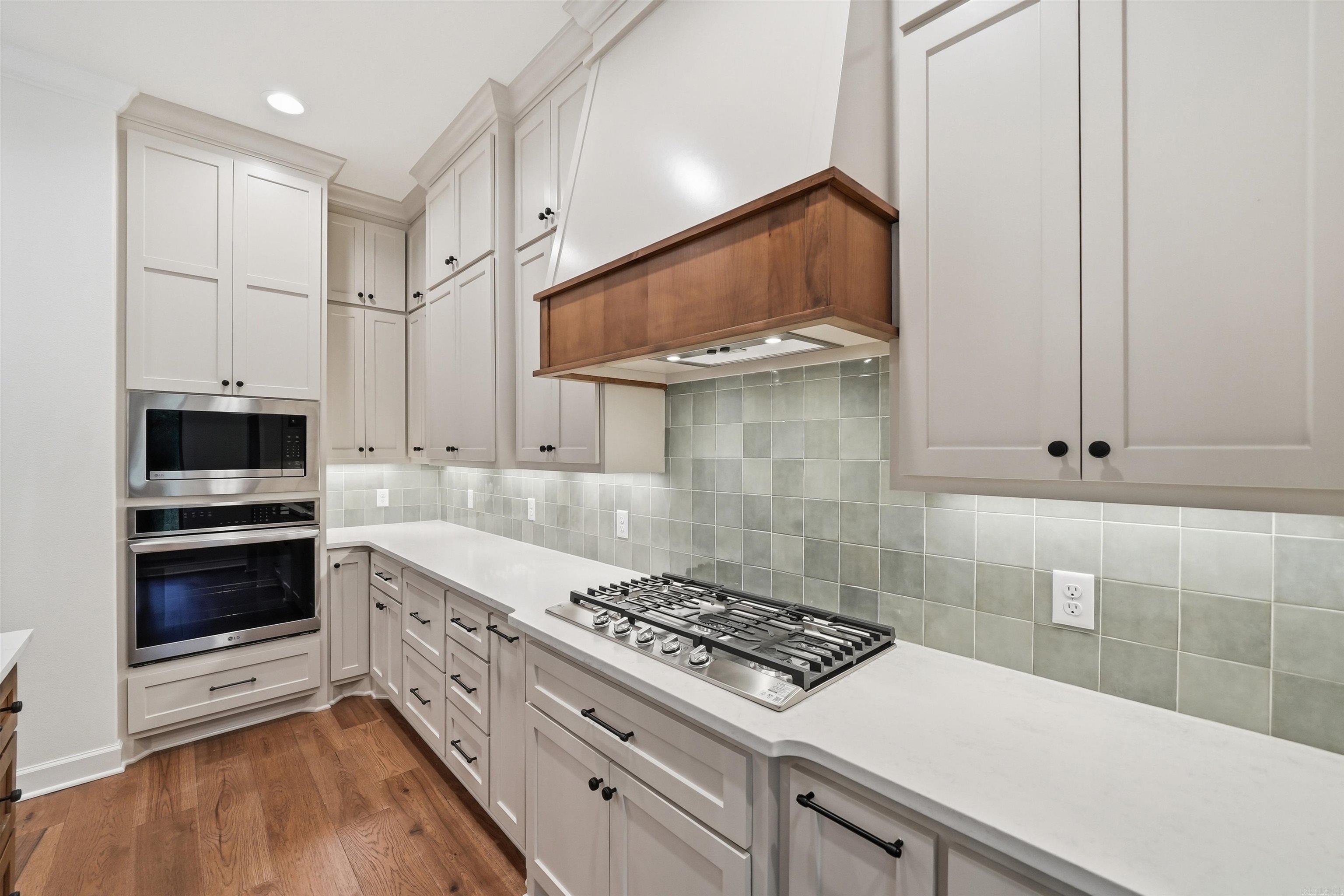 4 Camelot  Greenbrier, AR