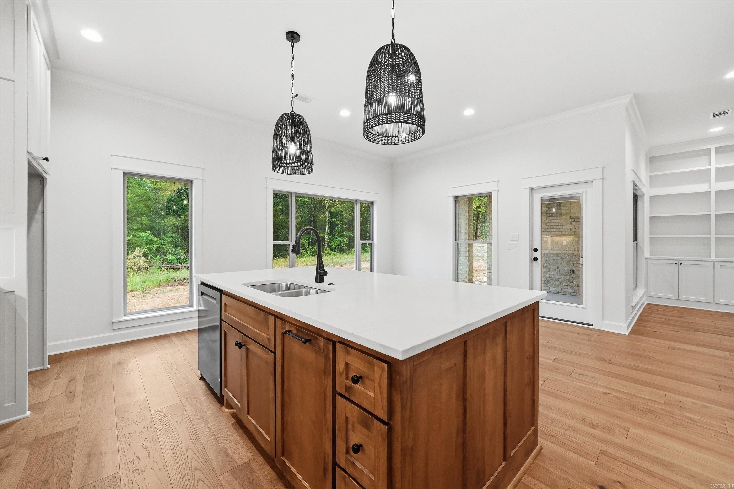 4 Camelot  Greenbrier, AR