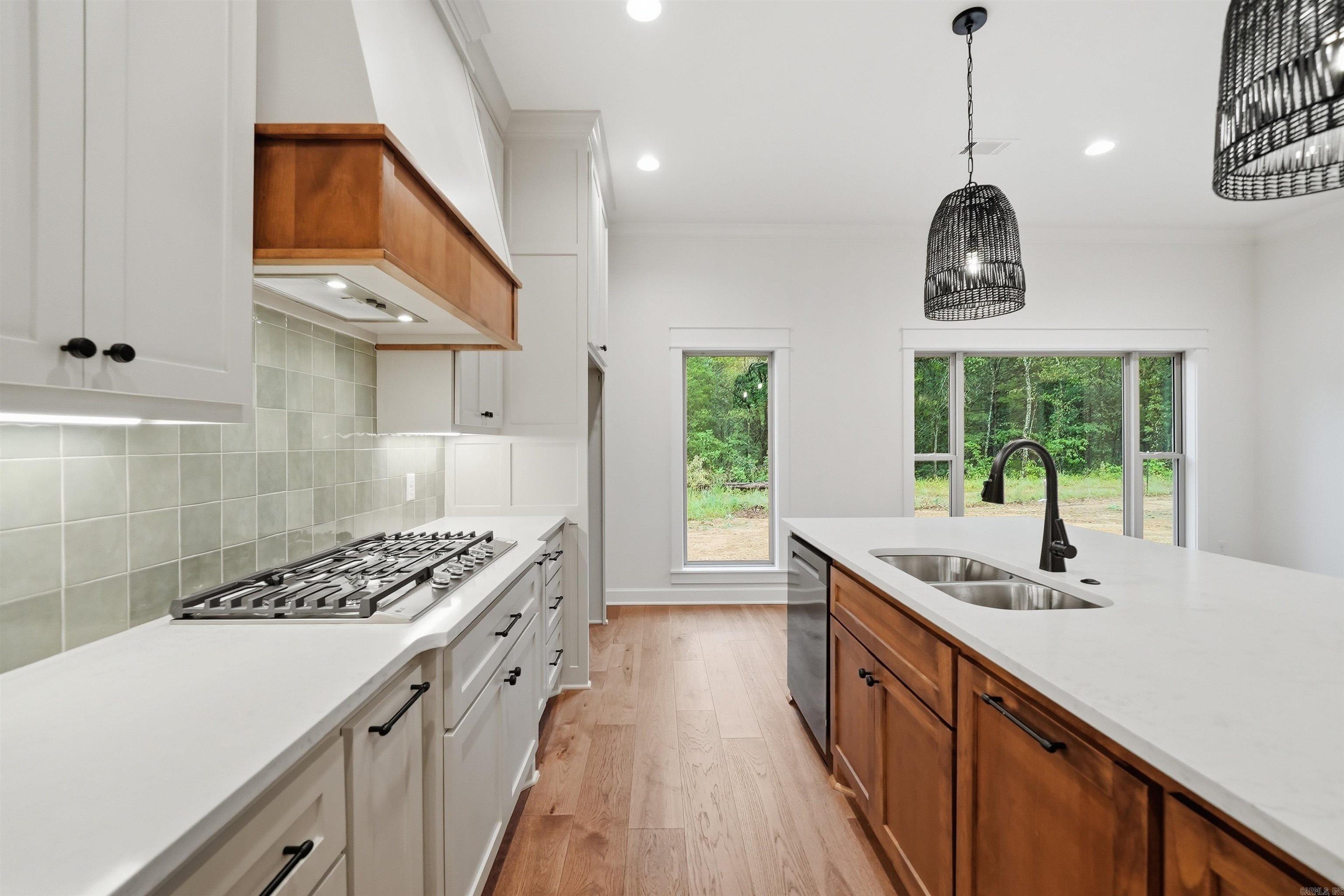4 Camelot  Greenbrier, AR