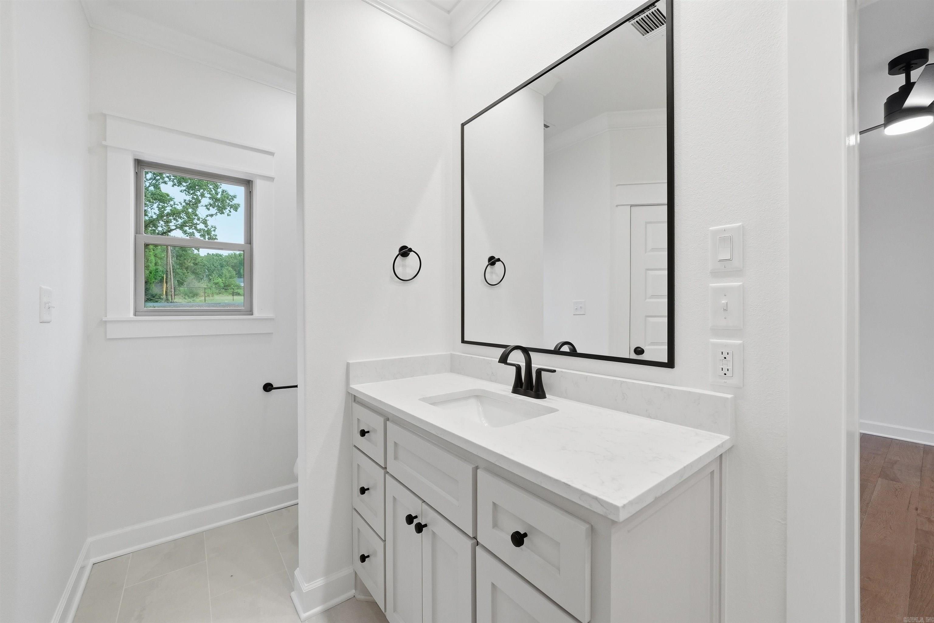 4 Camelot  Greenbrier, AR
