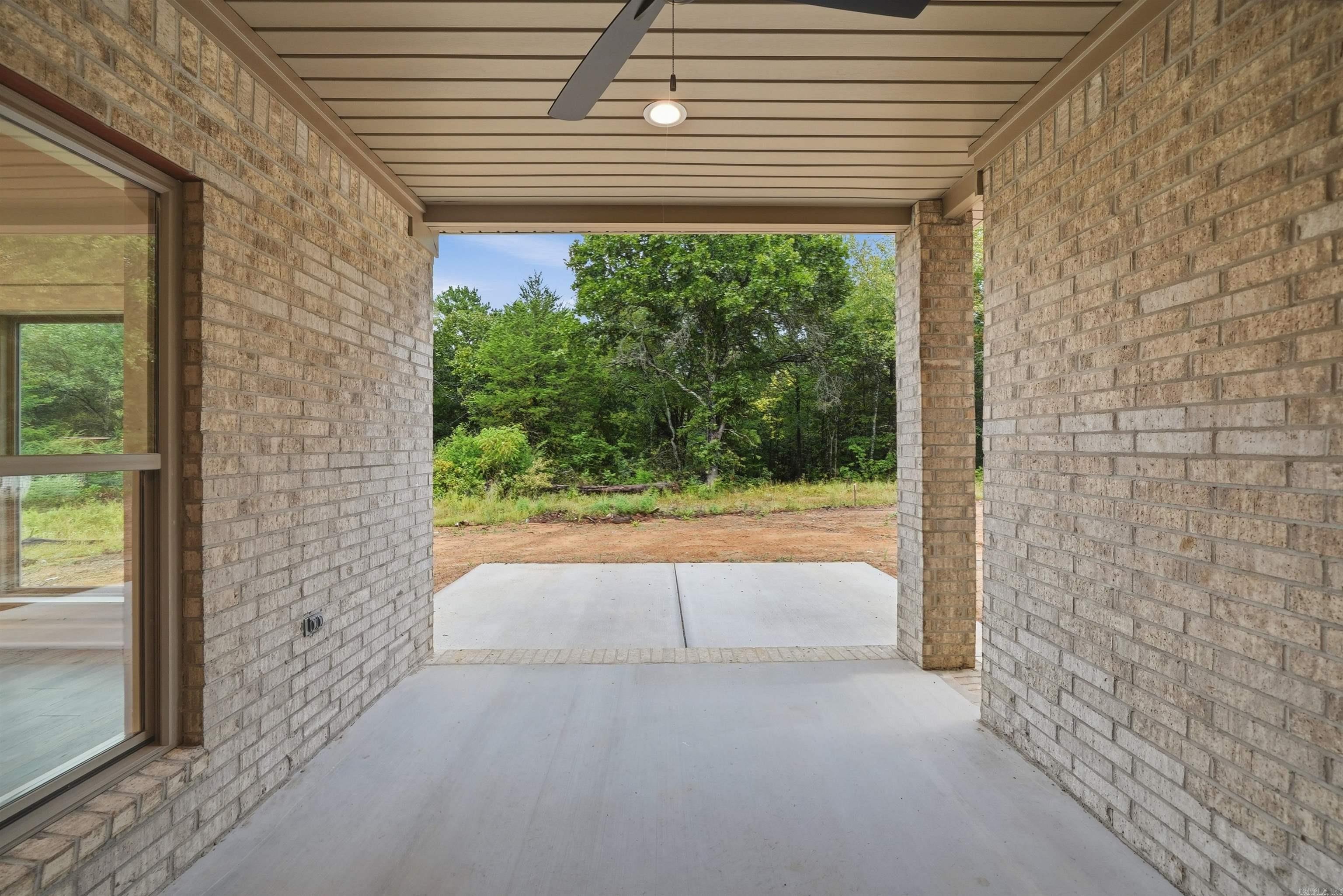 4 Camelot  Greenbrier, AR