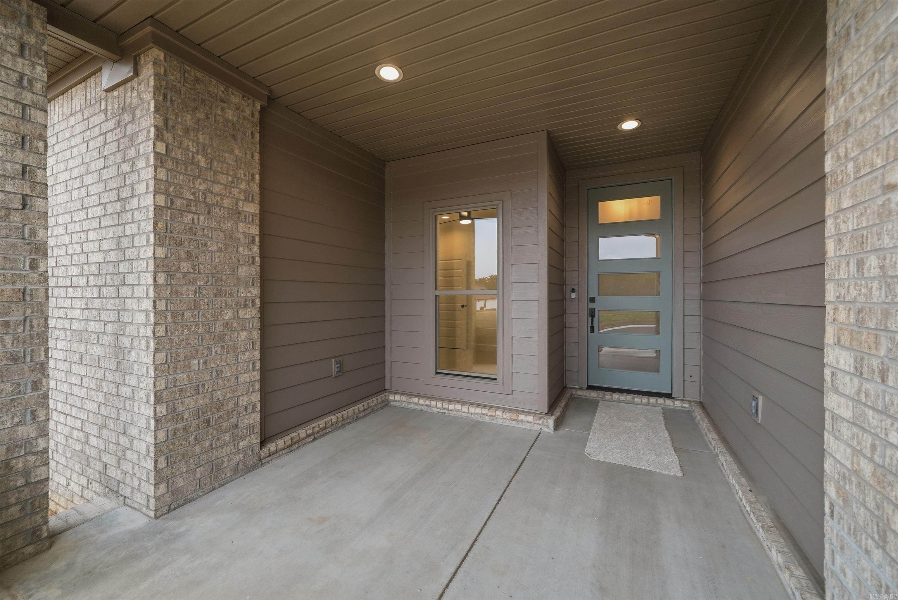 4 Camelot  Greenbrier, AR