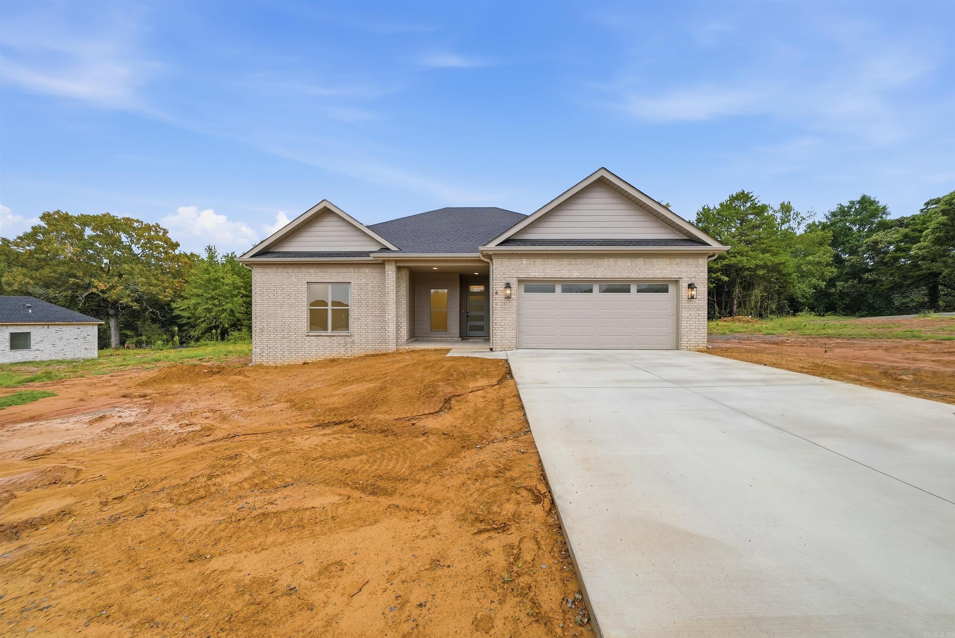4 Camelot  Greenbrier, AR
