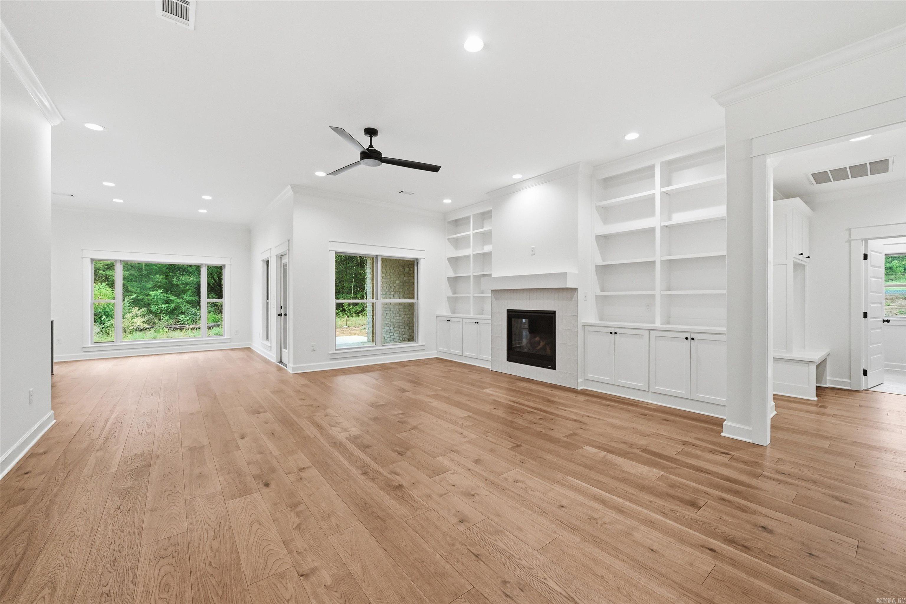 4 Camelot  Greenbrier, AR