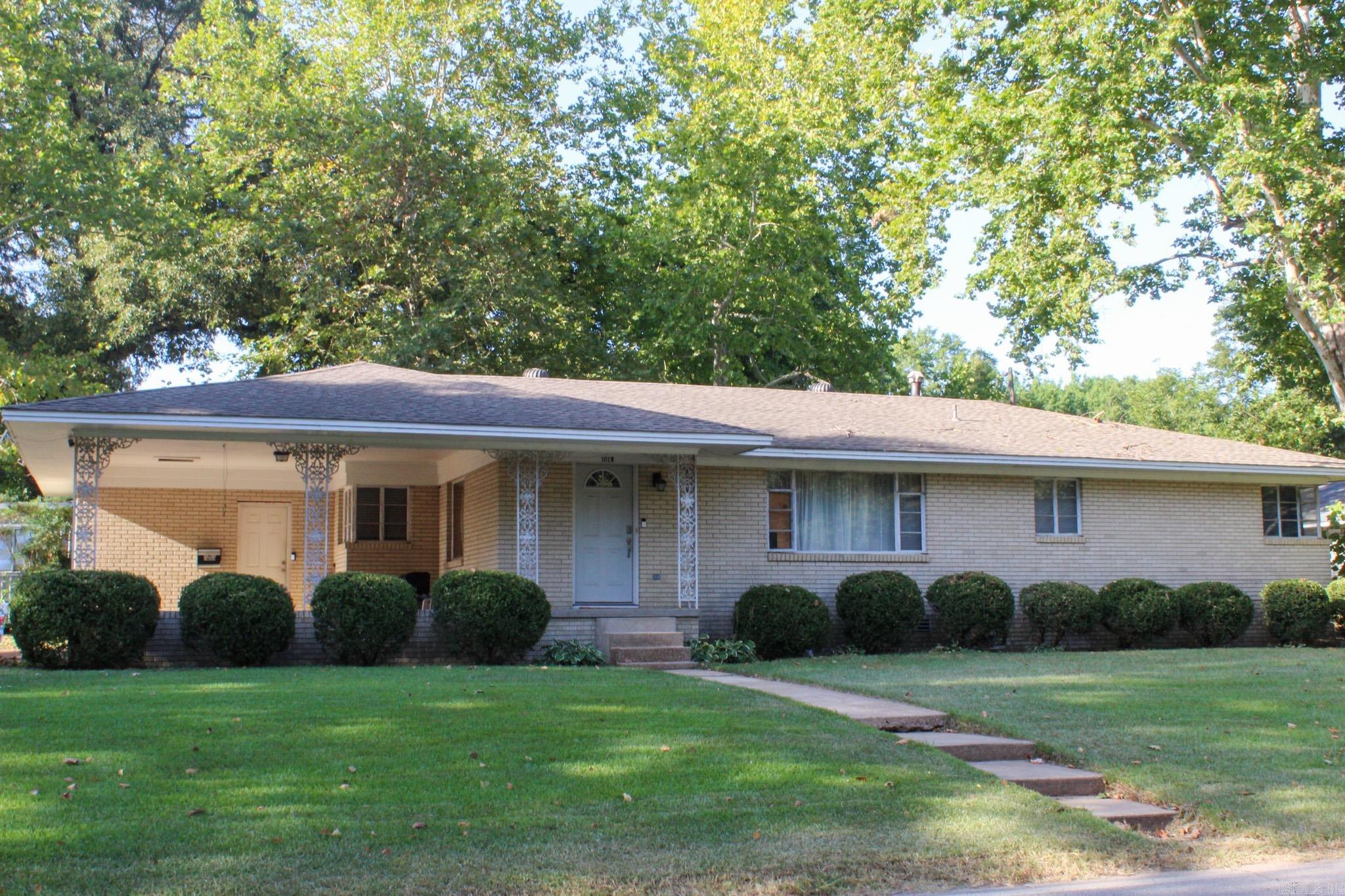 101 W Lincoln  Searcy, AR