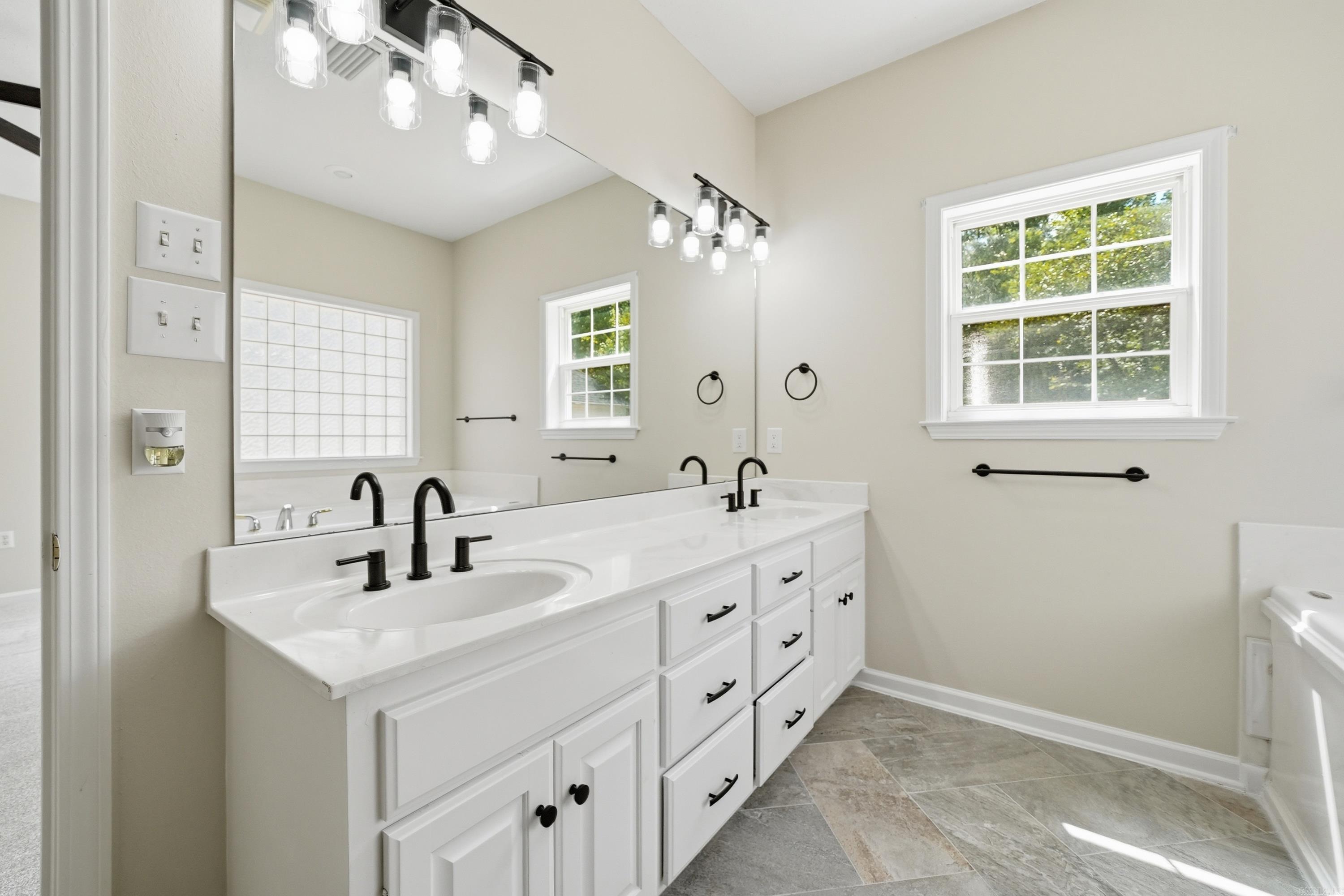 9 Summer Hill  Greenbrier, AR