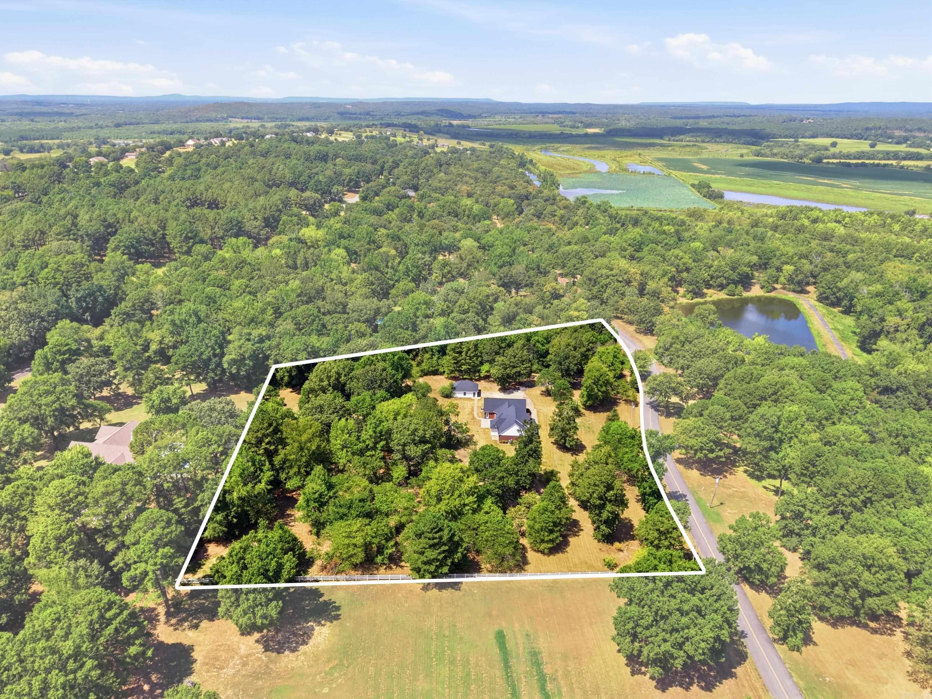 9 Summer Hill  Greenbrier, AR