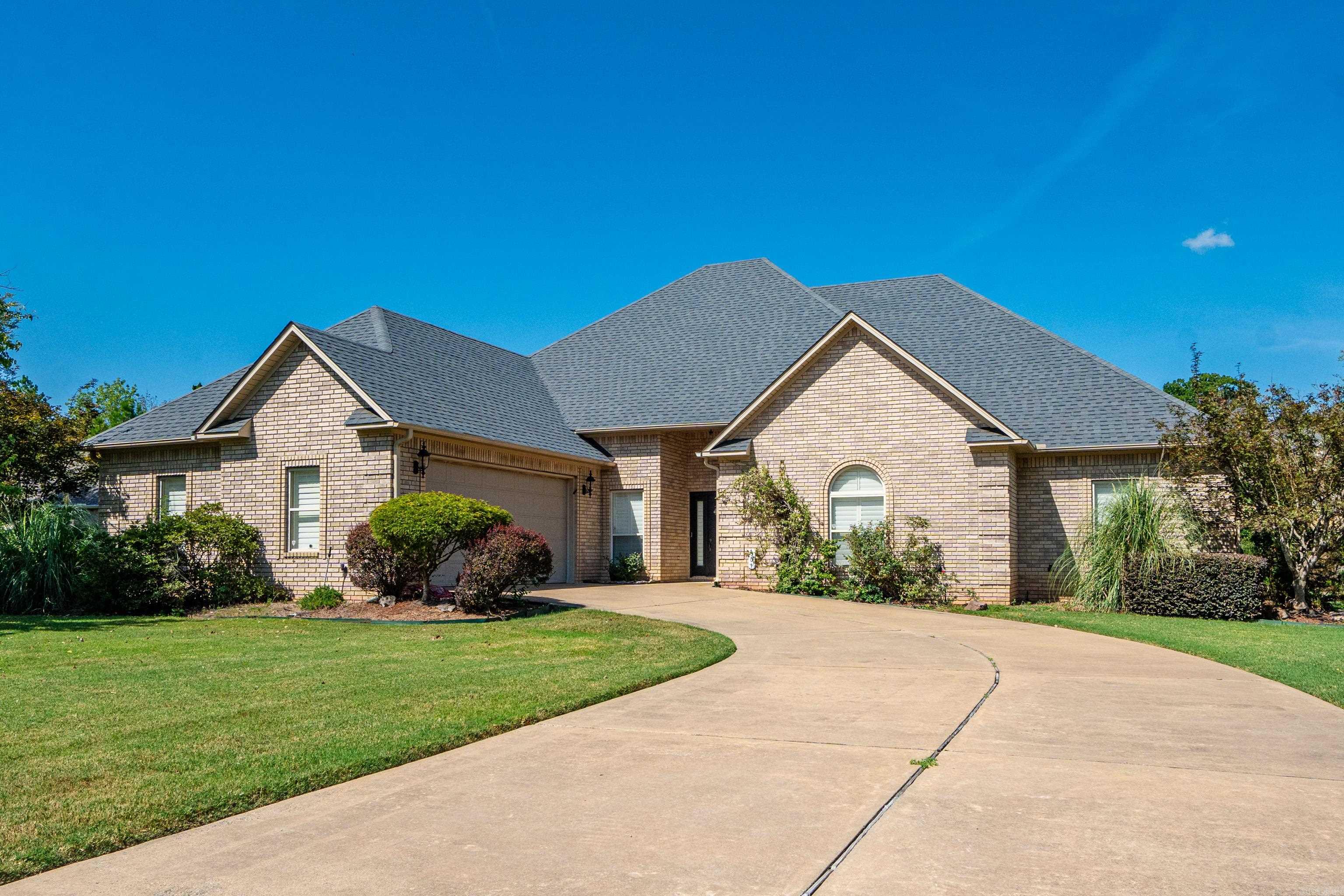 301  Trabecca  Hot Springs, AR