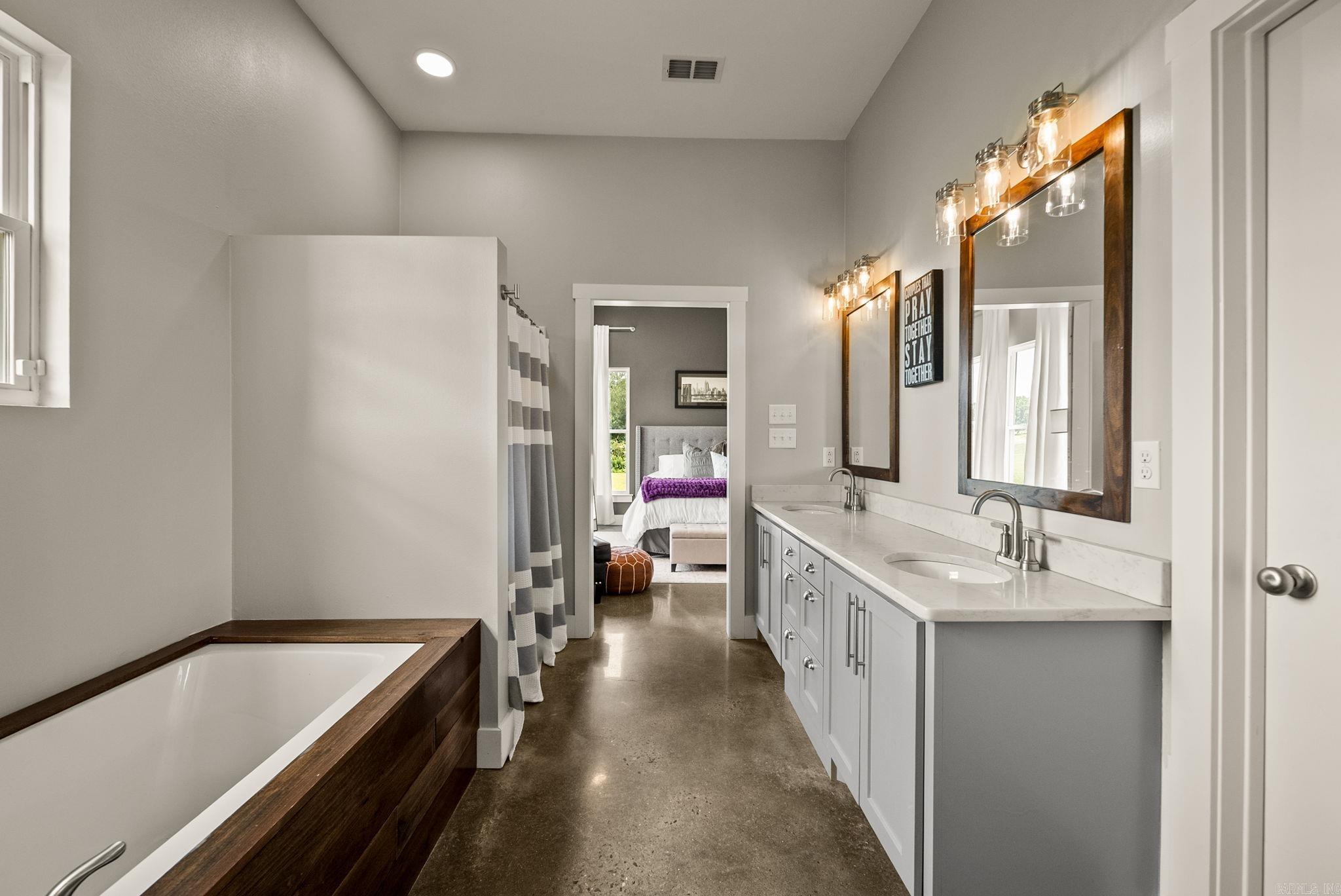 44 Cessna  Greenbrier, AR