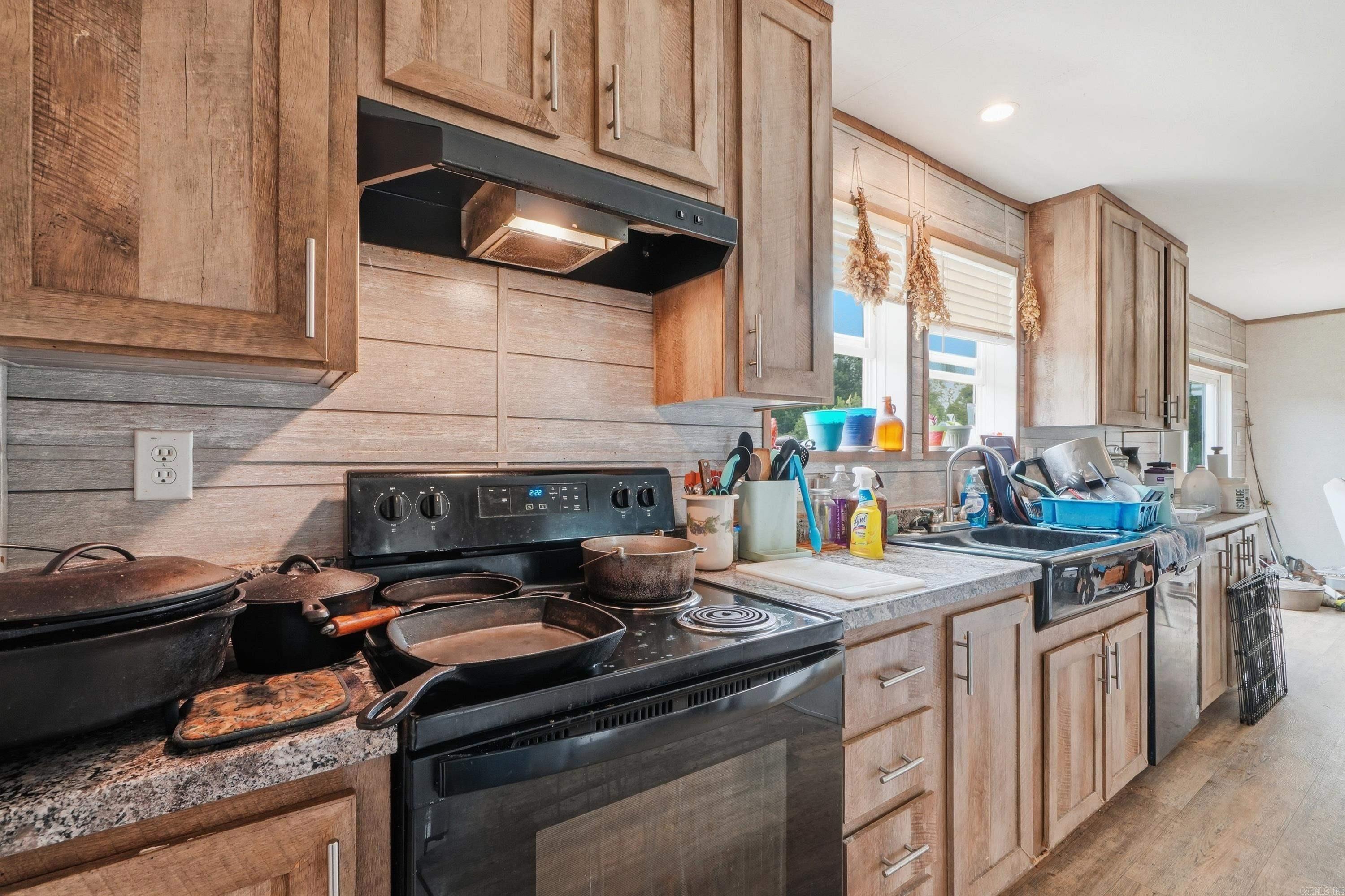 563 Daffodil Rd  Romance, AR