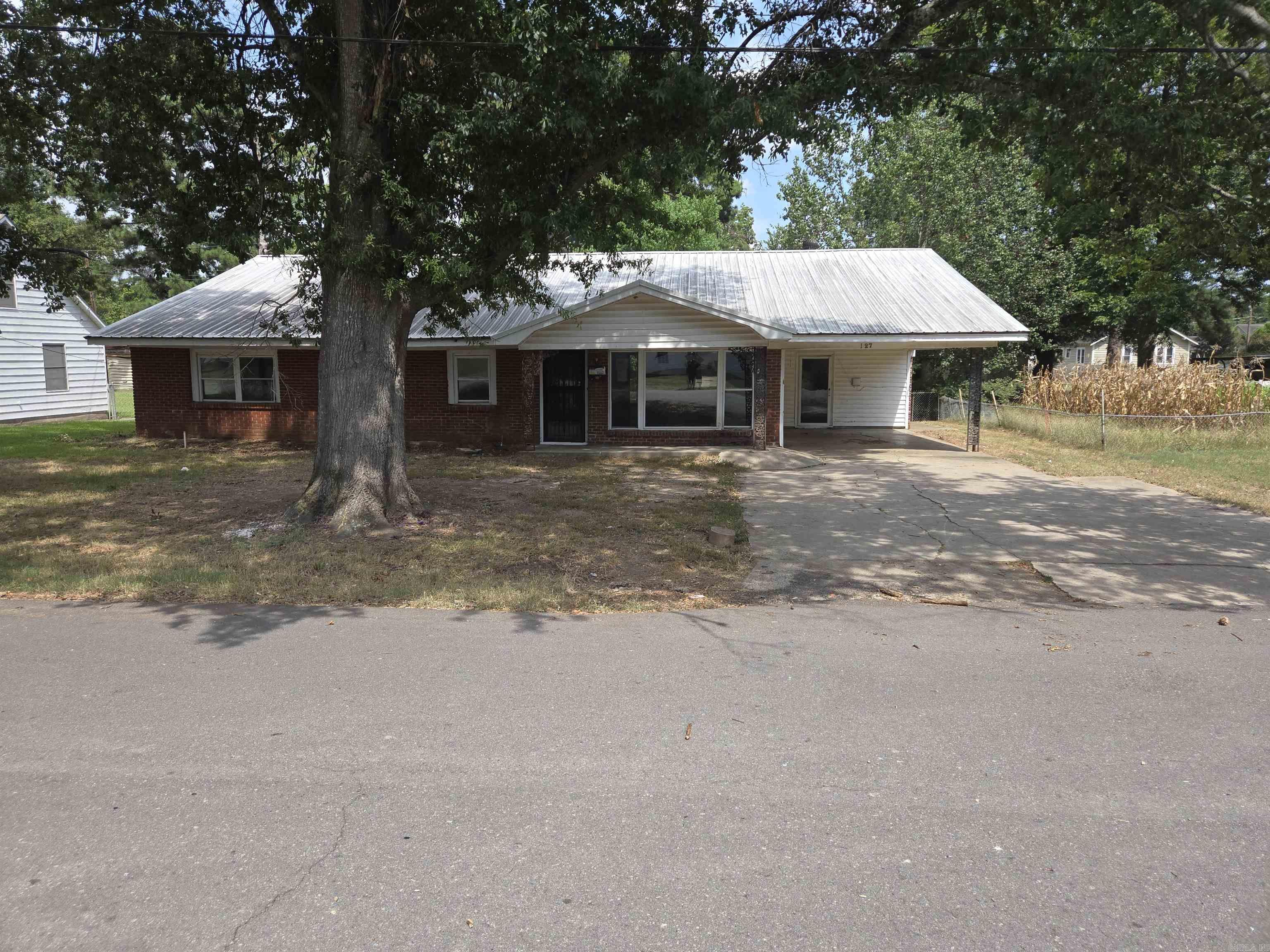 127 S Harrison  DeWitt, AR