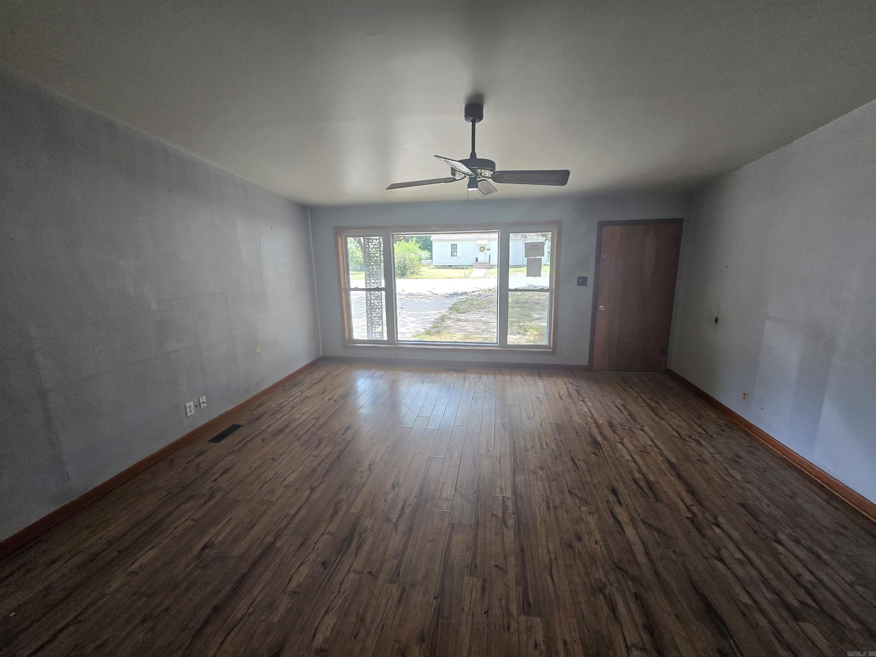 127 S Harrison  DeWitt, AR