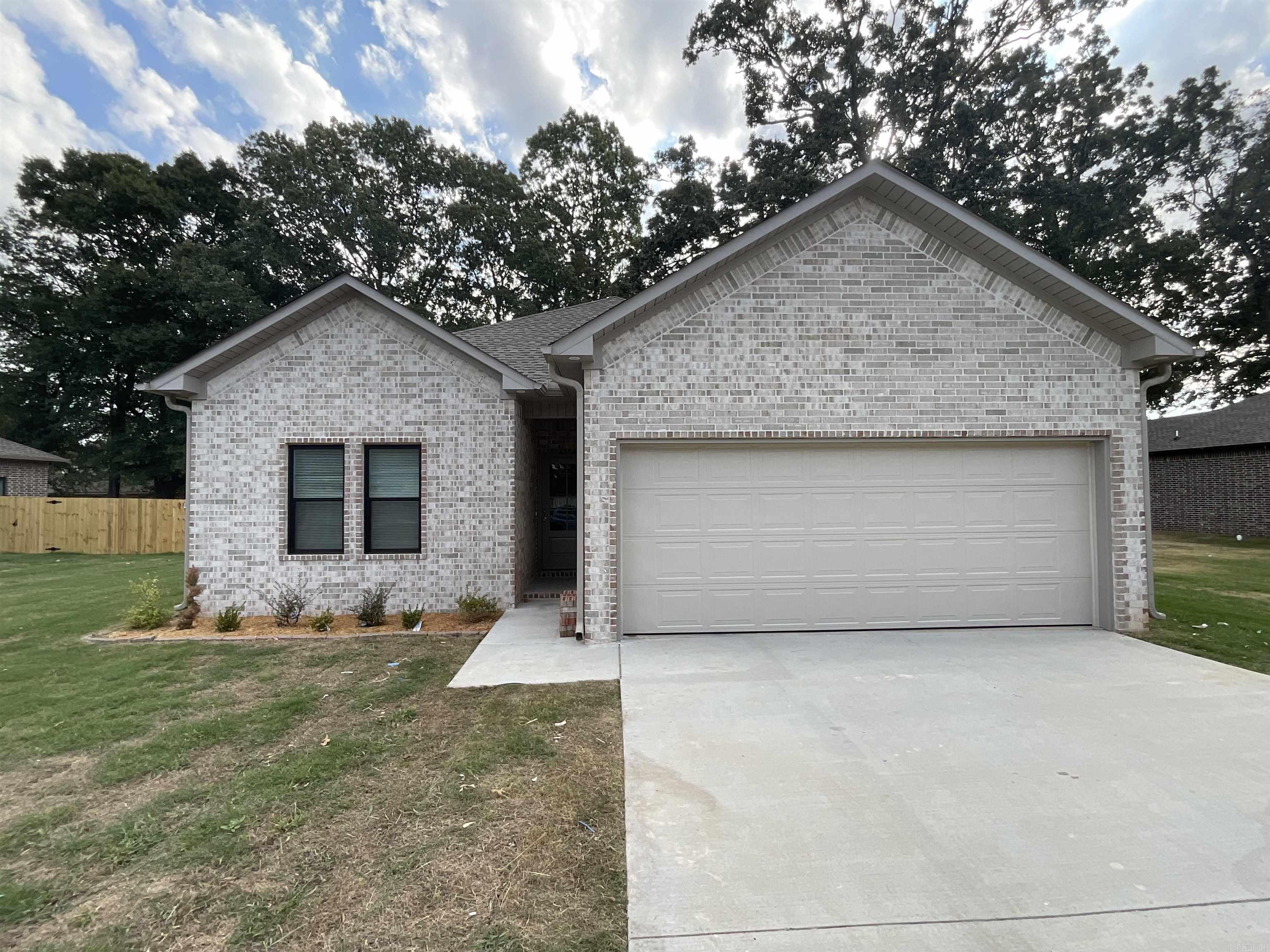 225  Kayla  Lonoke, AR