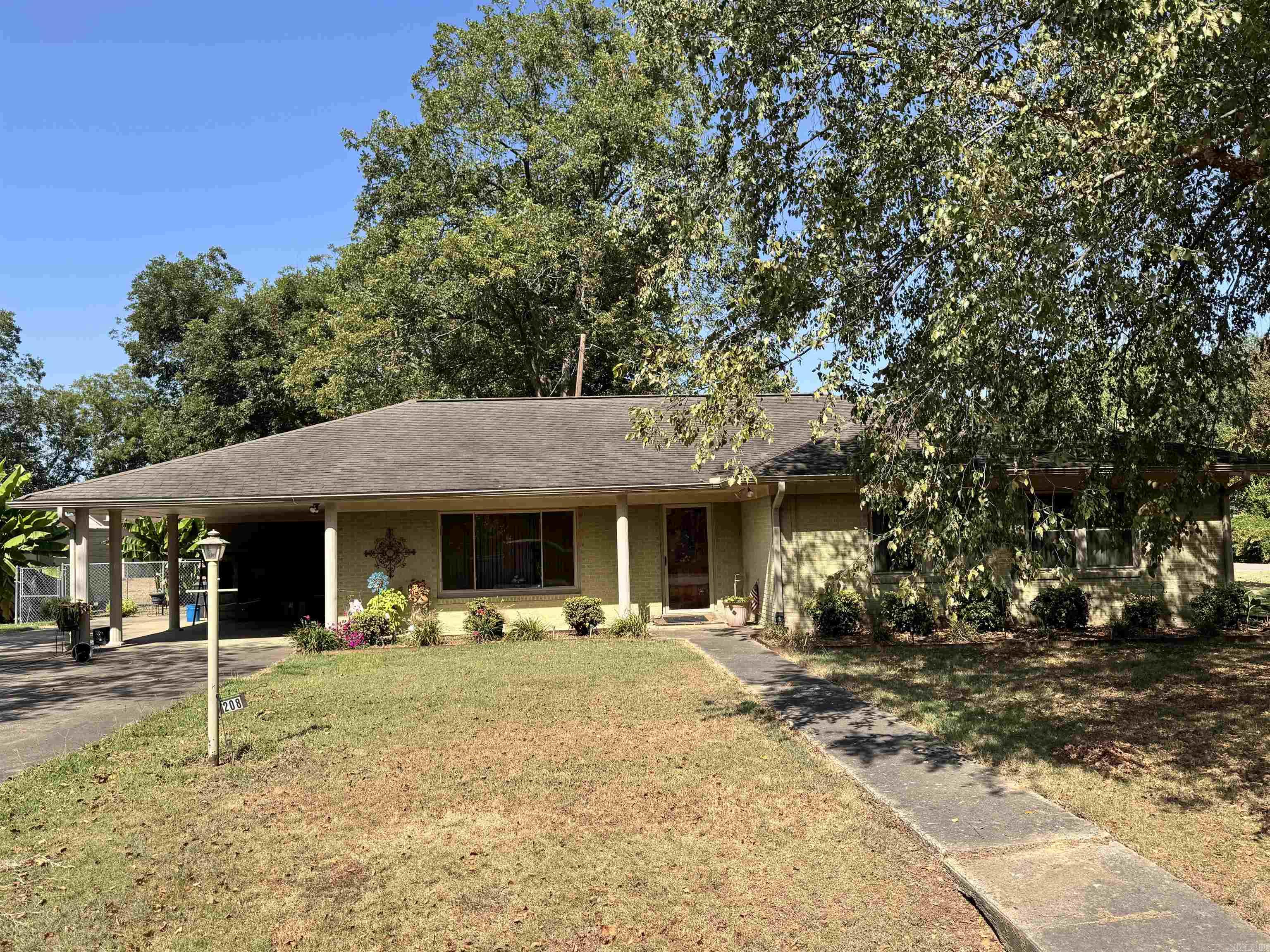 208 N Prairie  Hazen, AR