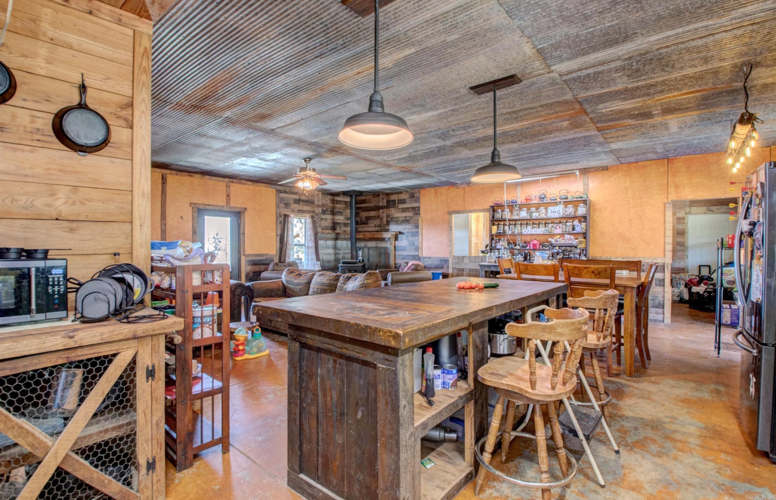 1195 Highway 5  Romance, AR