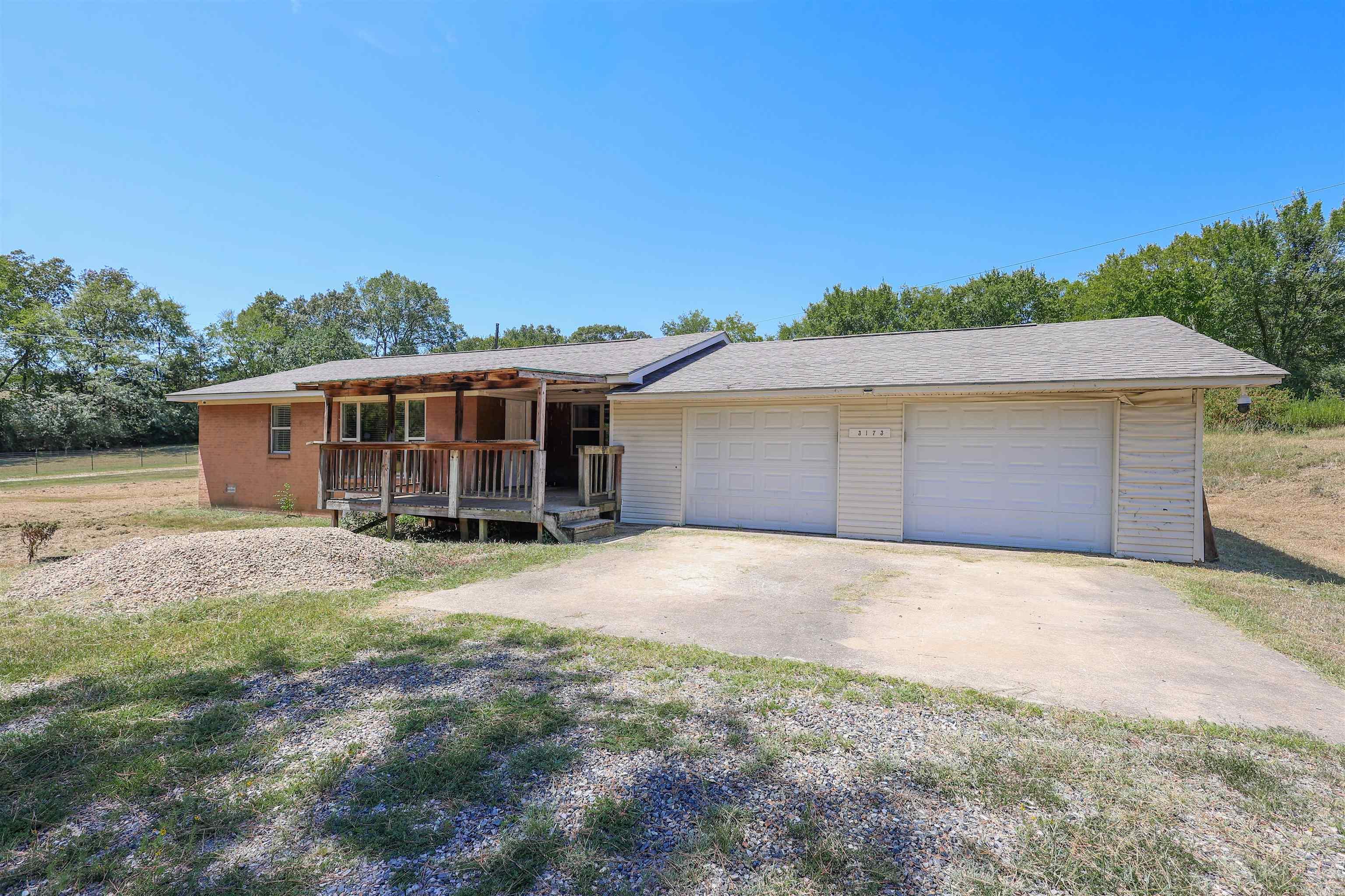 3173 S HWY 27  Mount Ida, AR