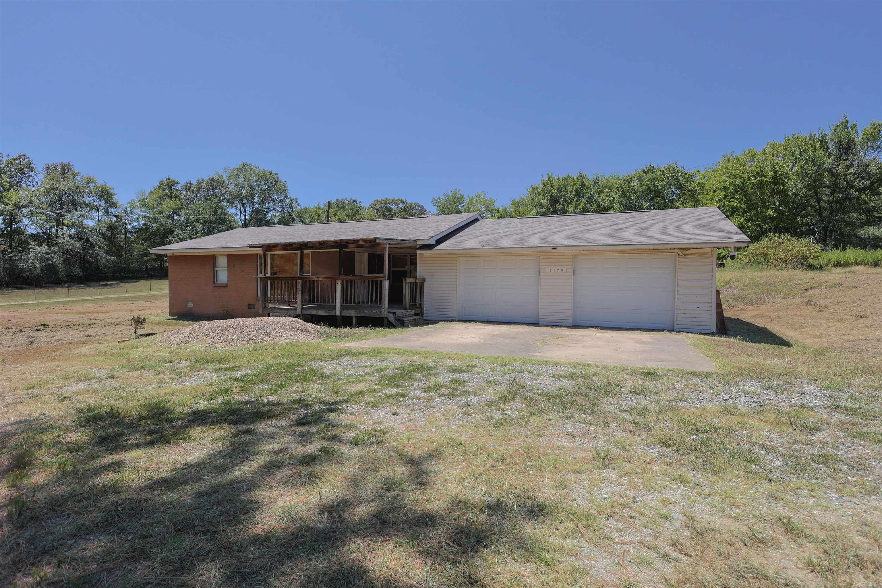 3173 S HWY 27  Mount Ida, AR