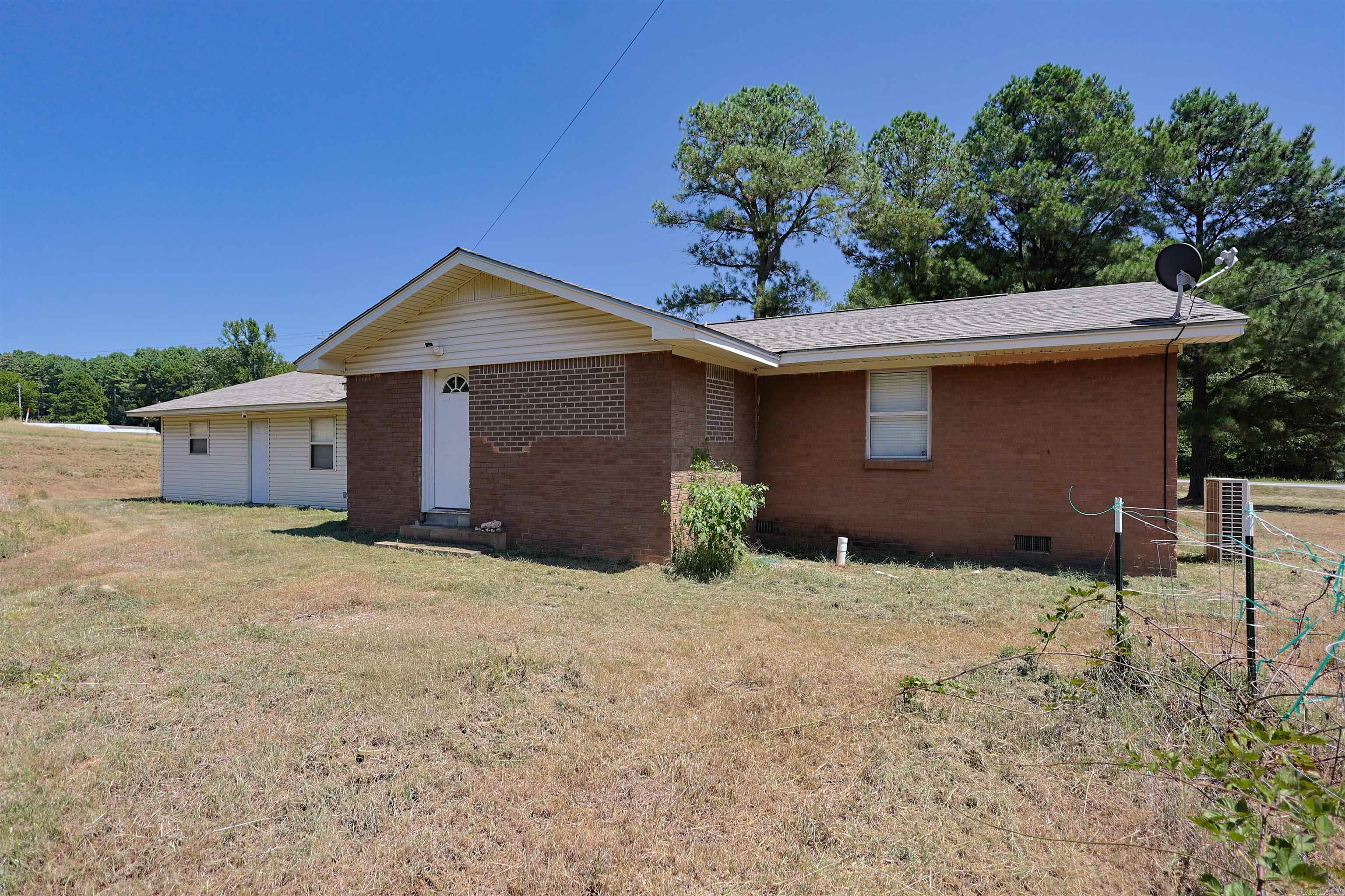 3173 S HWY 27  Mount Ida, AR