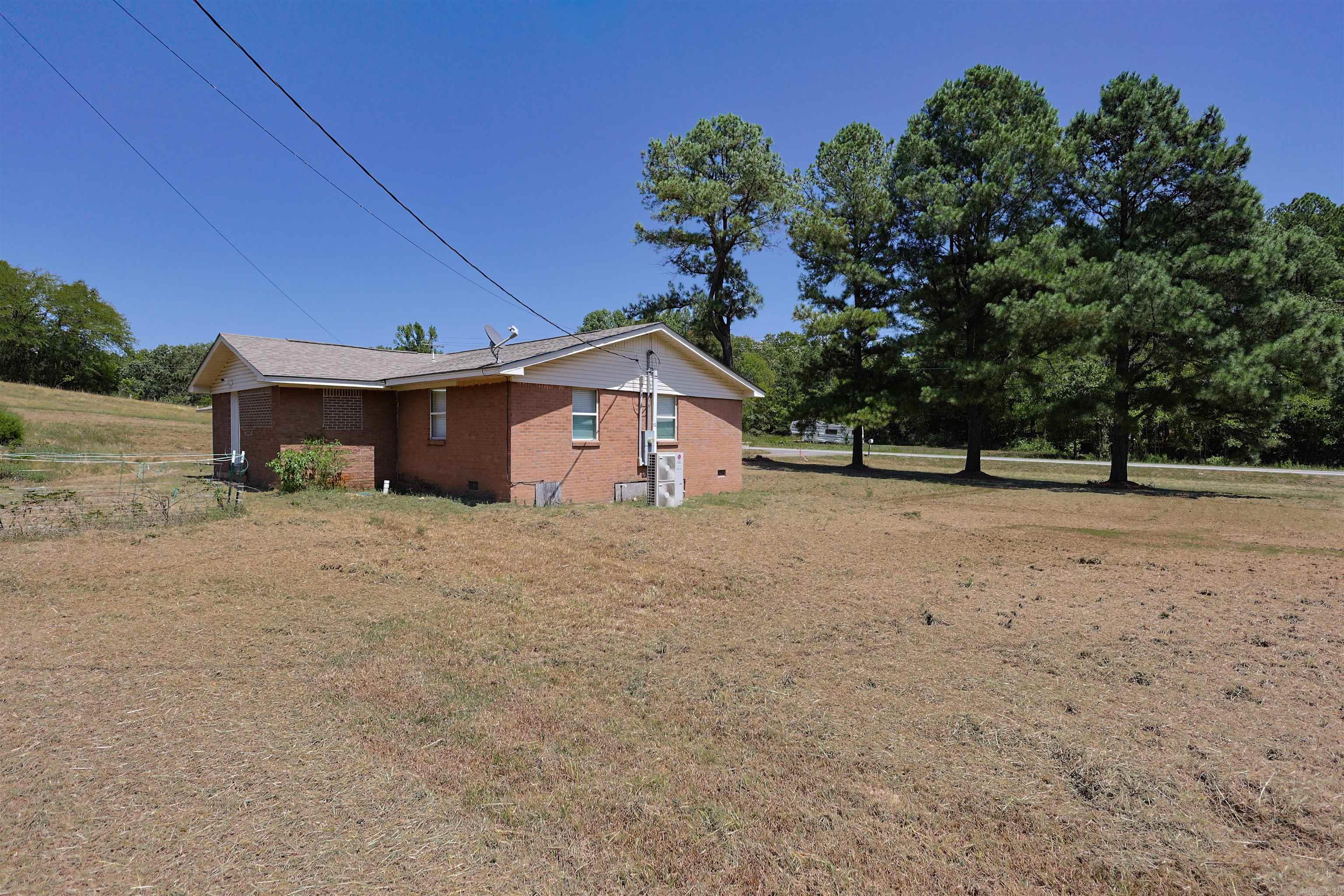 3173 S HWY 27  Mount Ida, AR
