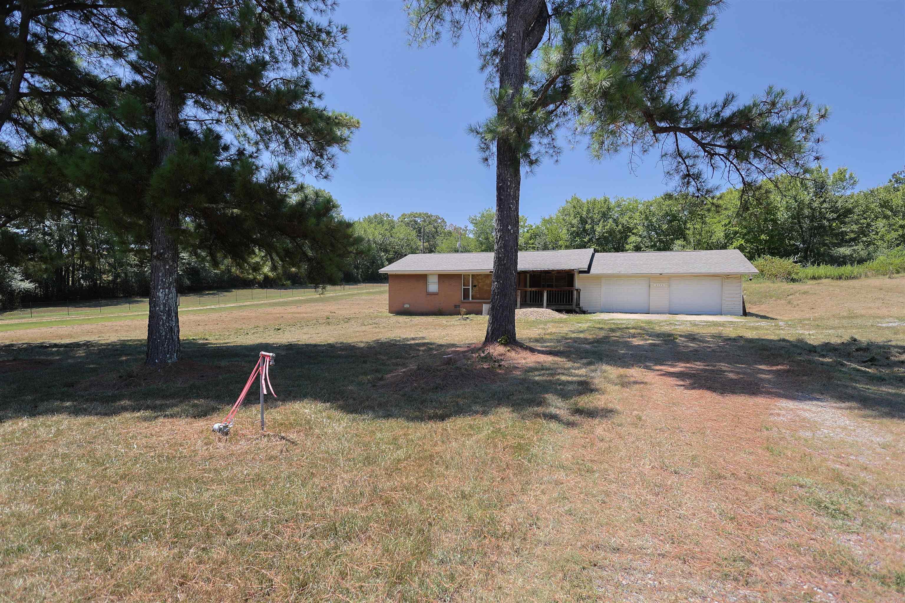 3173 S HWY 27  Mount Ida, AR