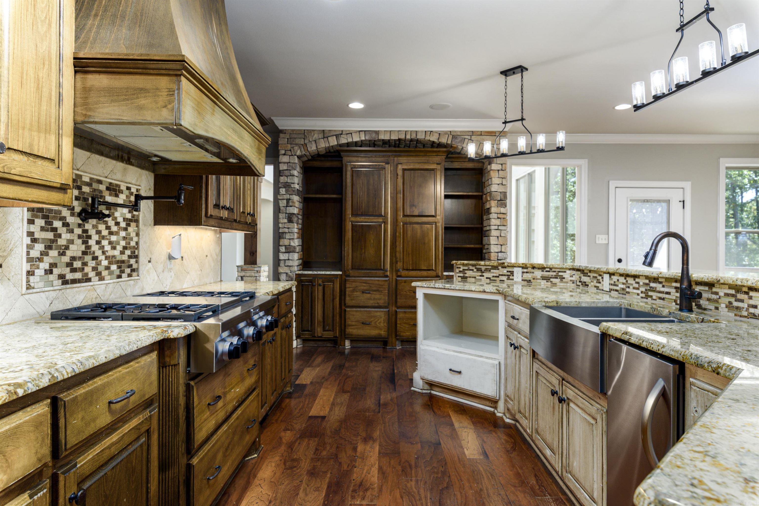 23801 Mills Mountain  Little Rock, AR
