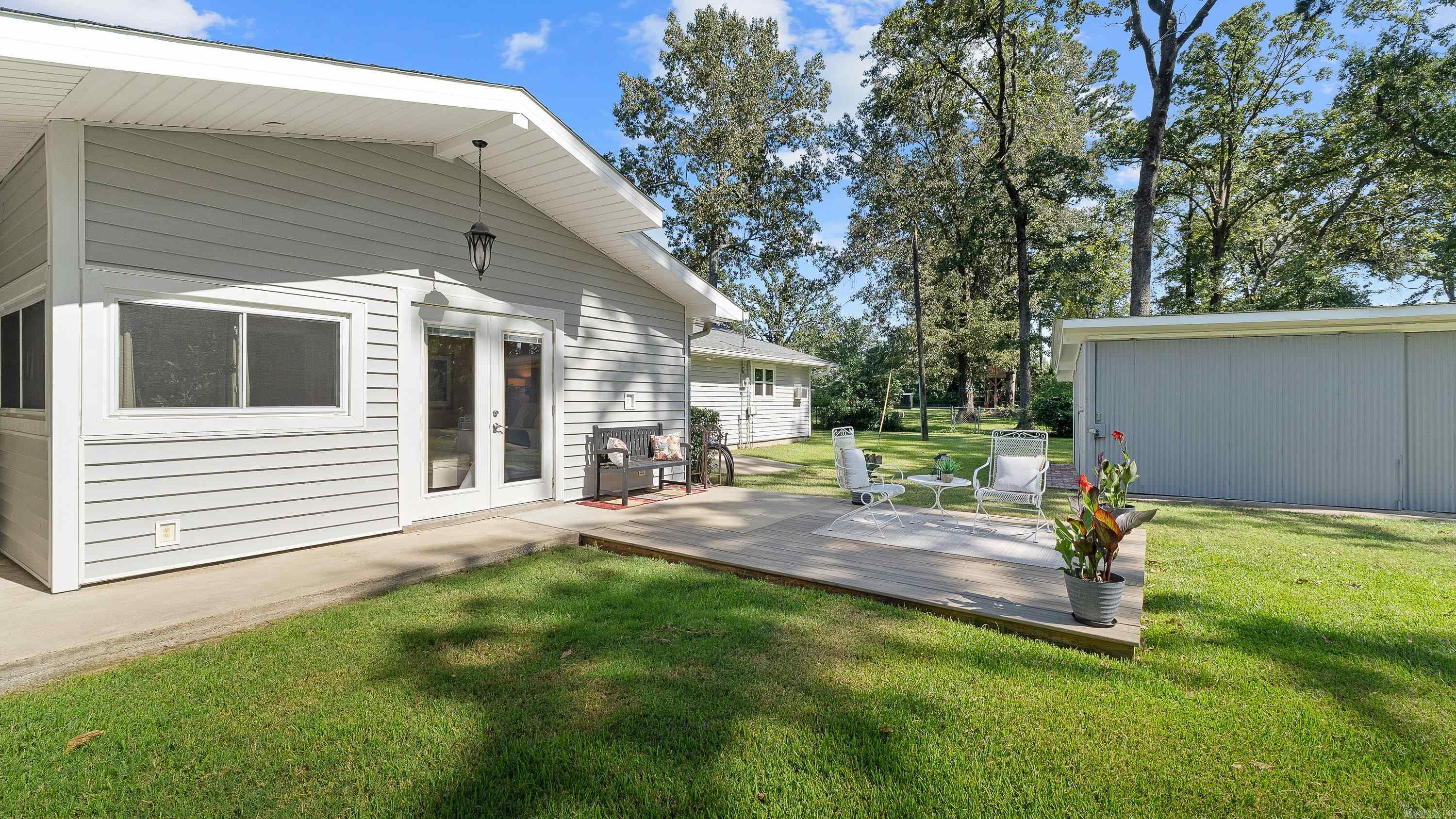 6509 Summerhill  Texarkana, TX