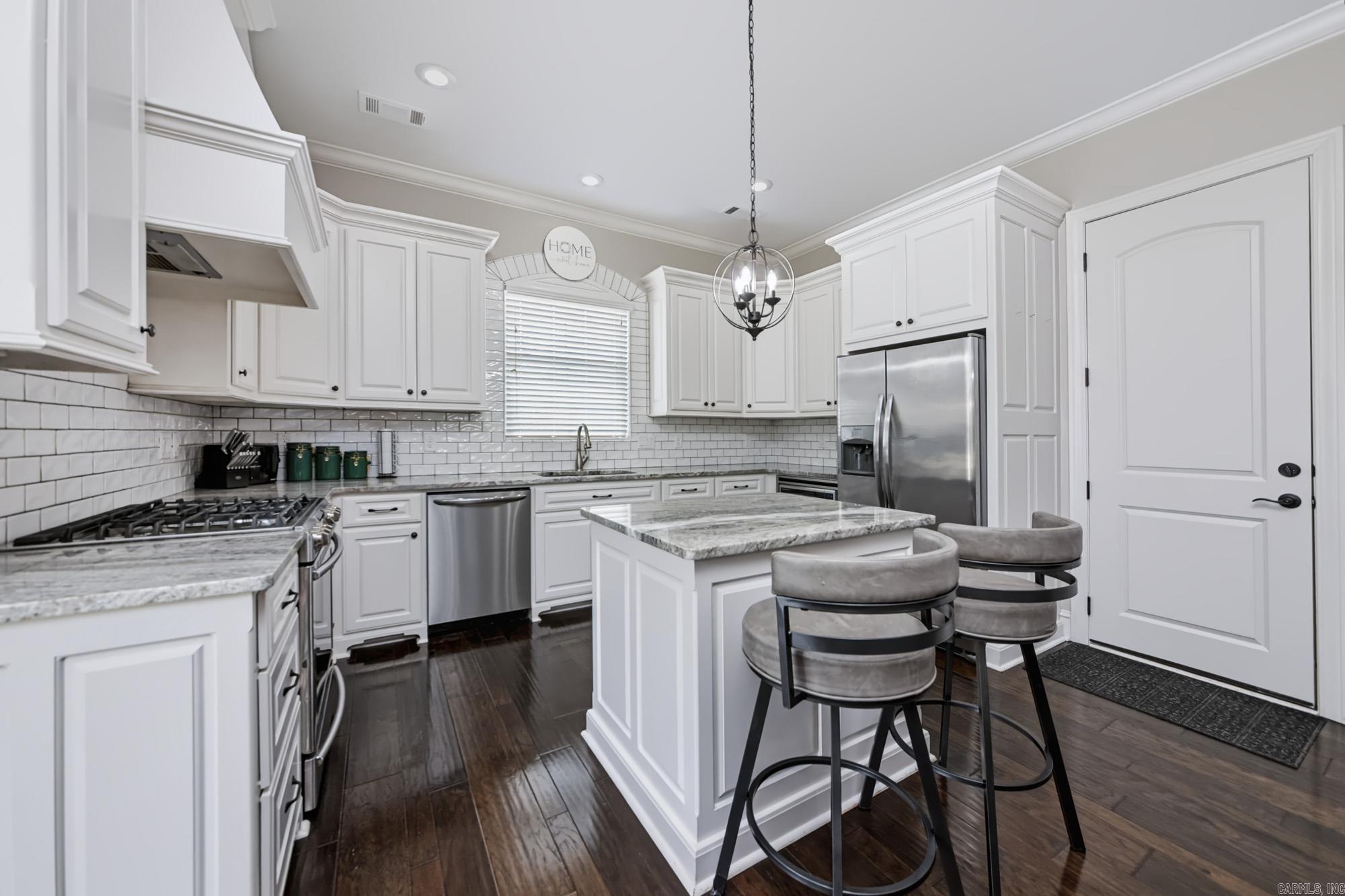 65 Wildwood Place Circle  Little Rock, AR