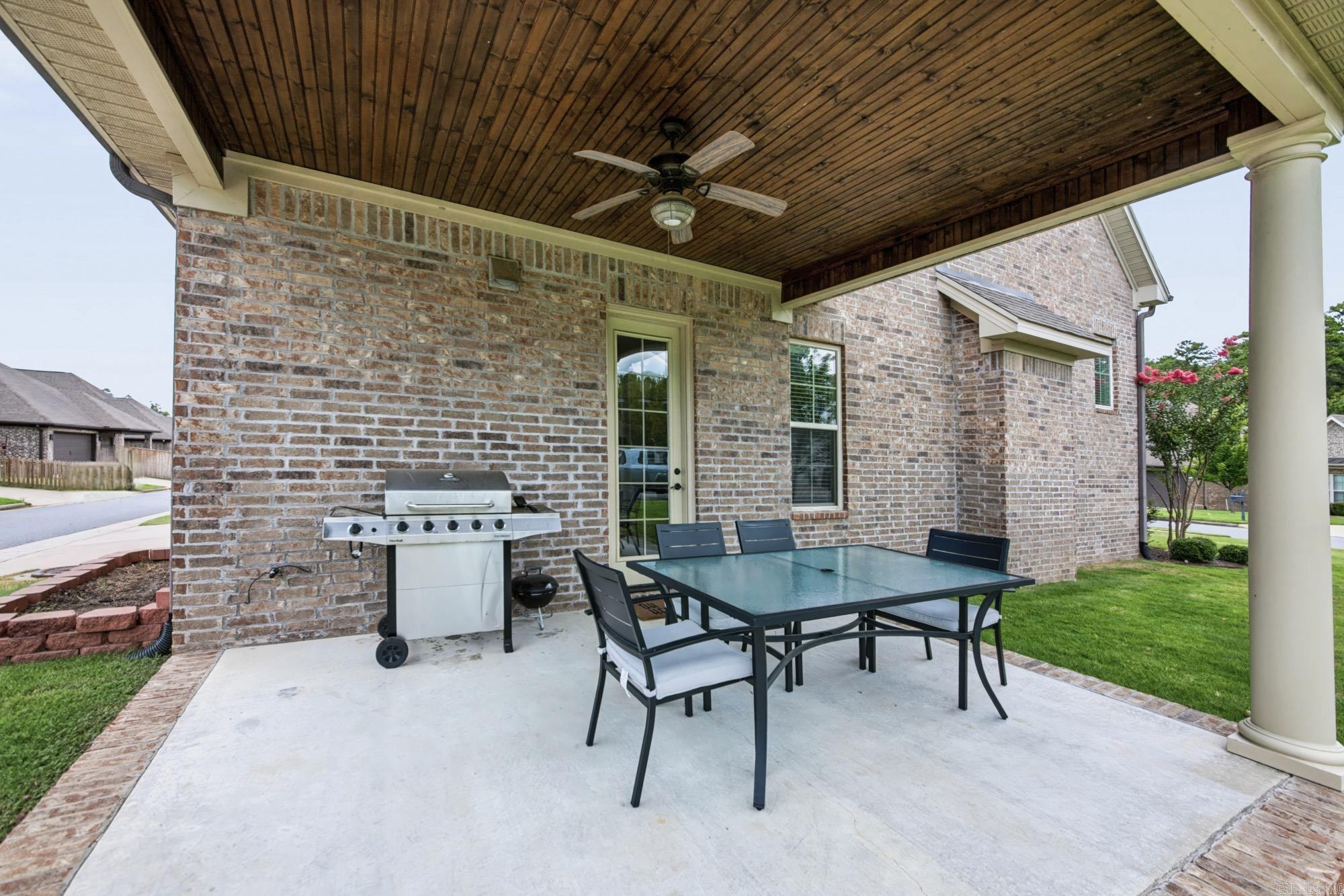 65 Wildwood Place Circle  Little Rock, AR