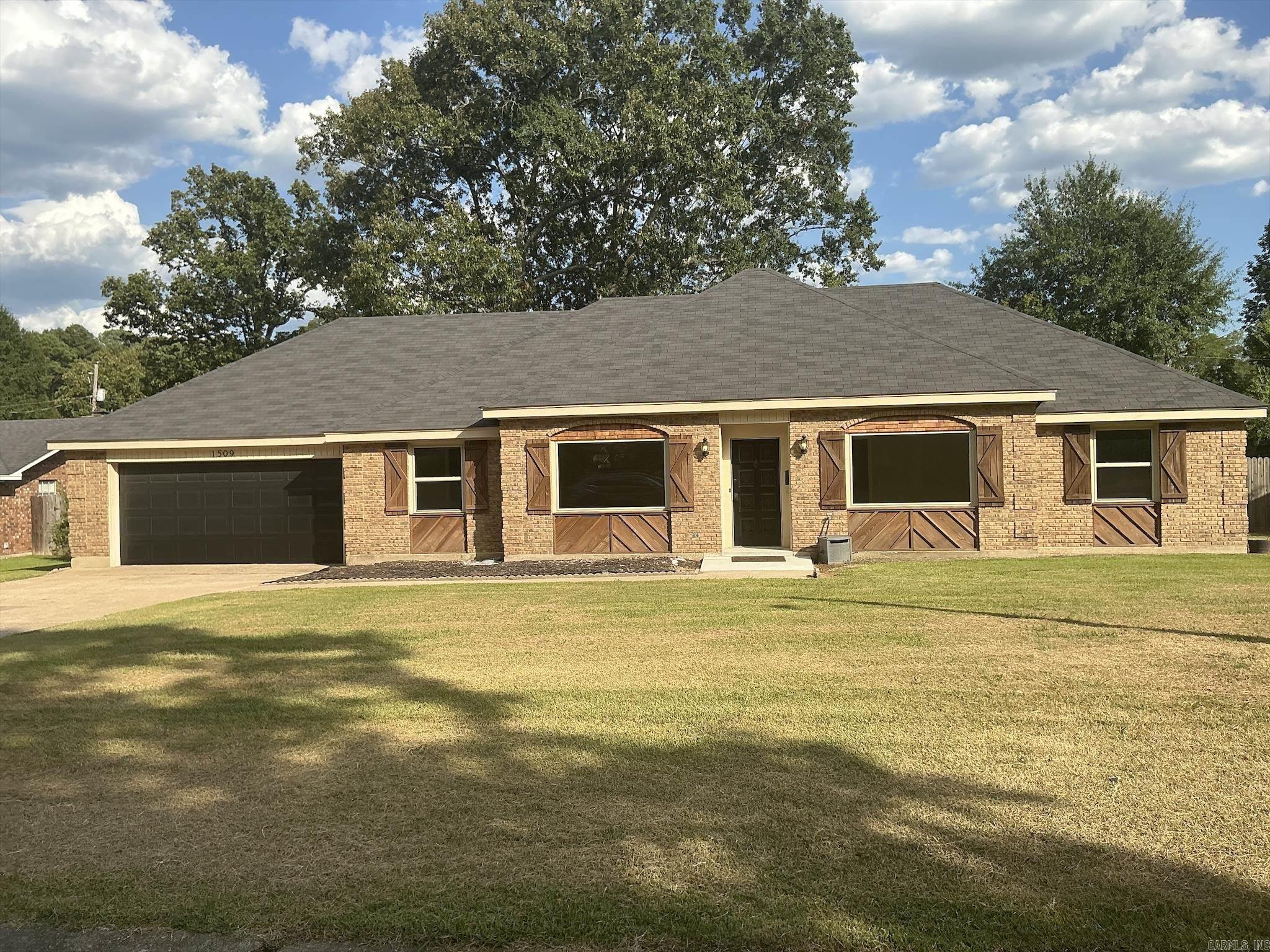 1509  Elm  Crossett, AR