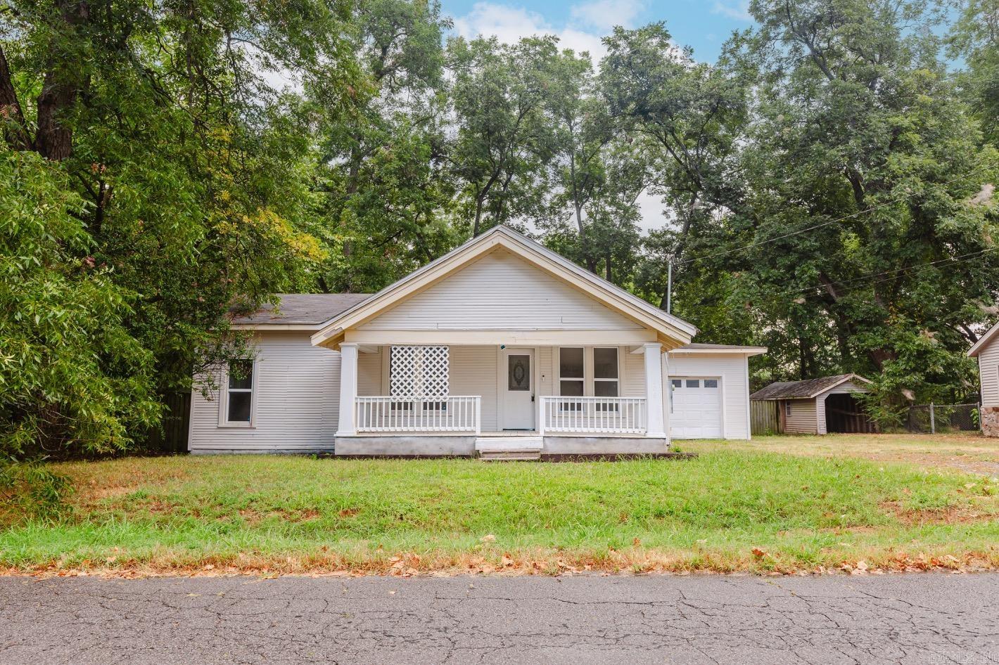 106 E Georgia  Beebe, AR