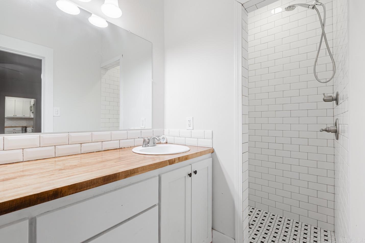 106 E Georgia  Beebe, AR