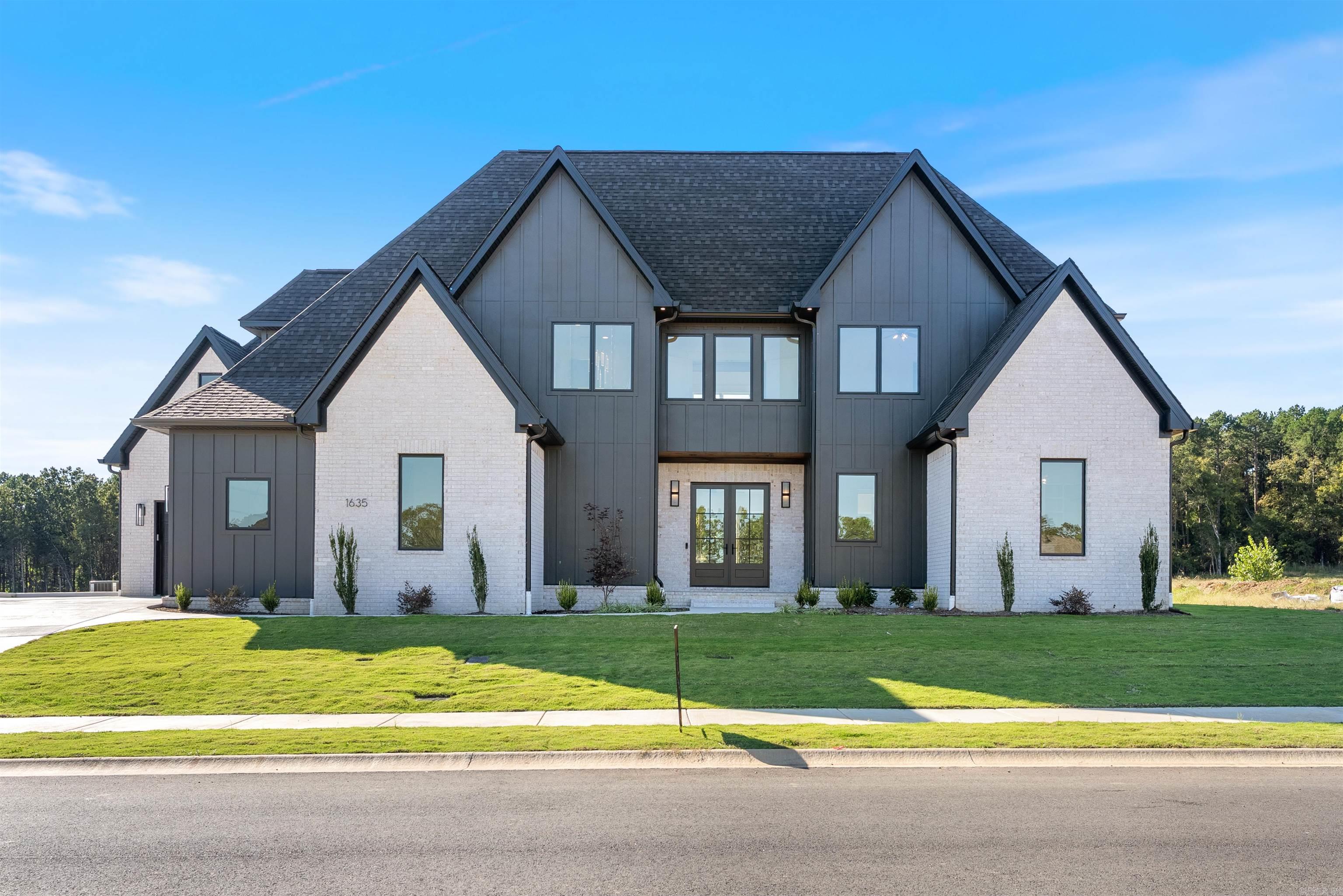 1635 Southwinds Dr  Conway, AR
