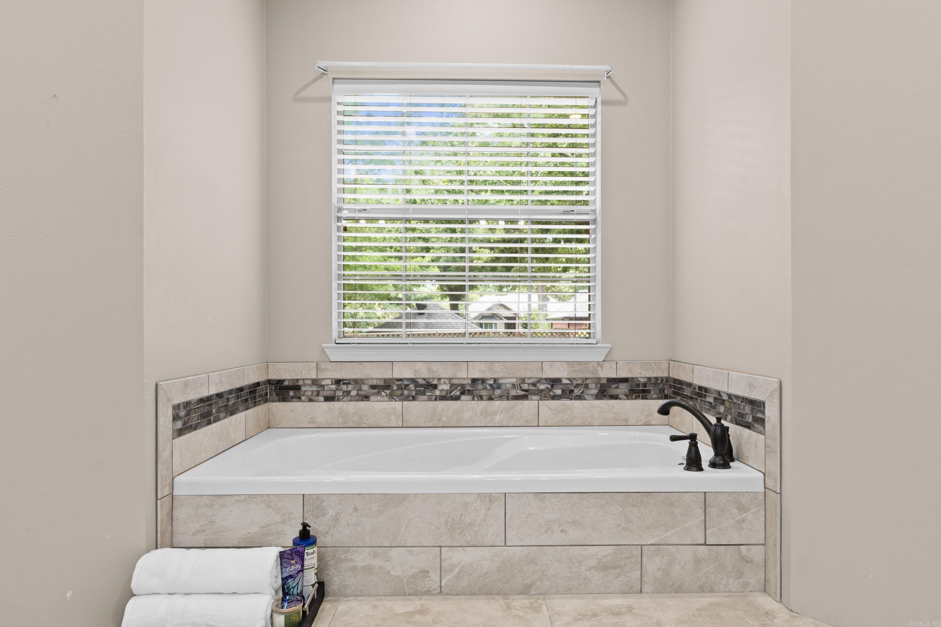 1515 John Ed  Conway, AR