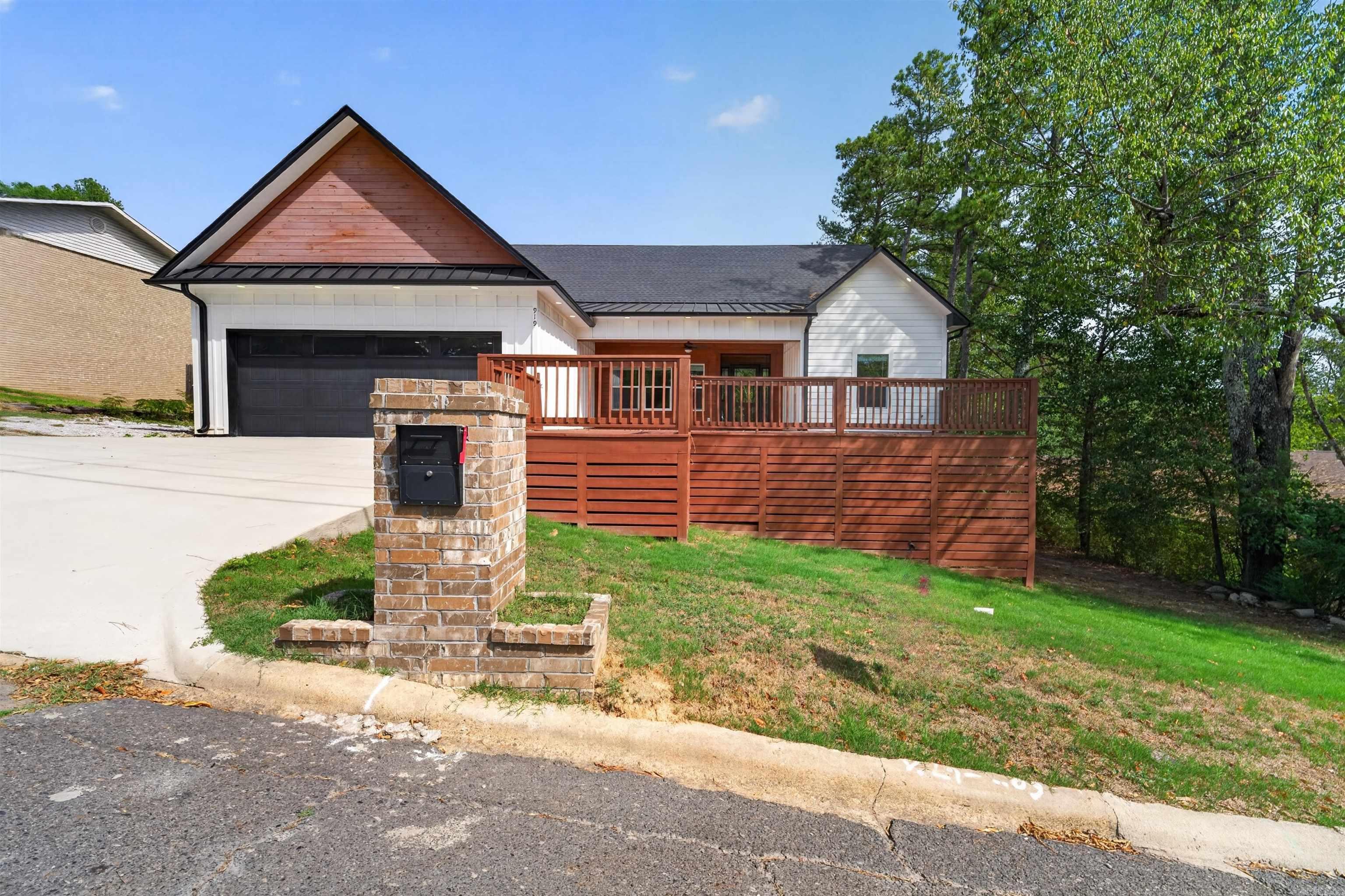 919  Richard  Hot Springs, AR