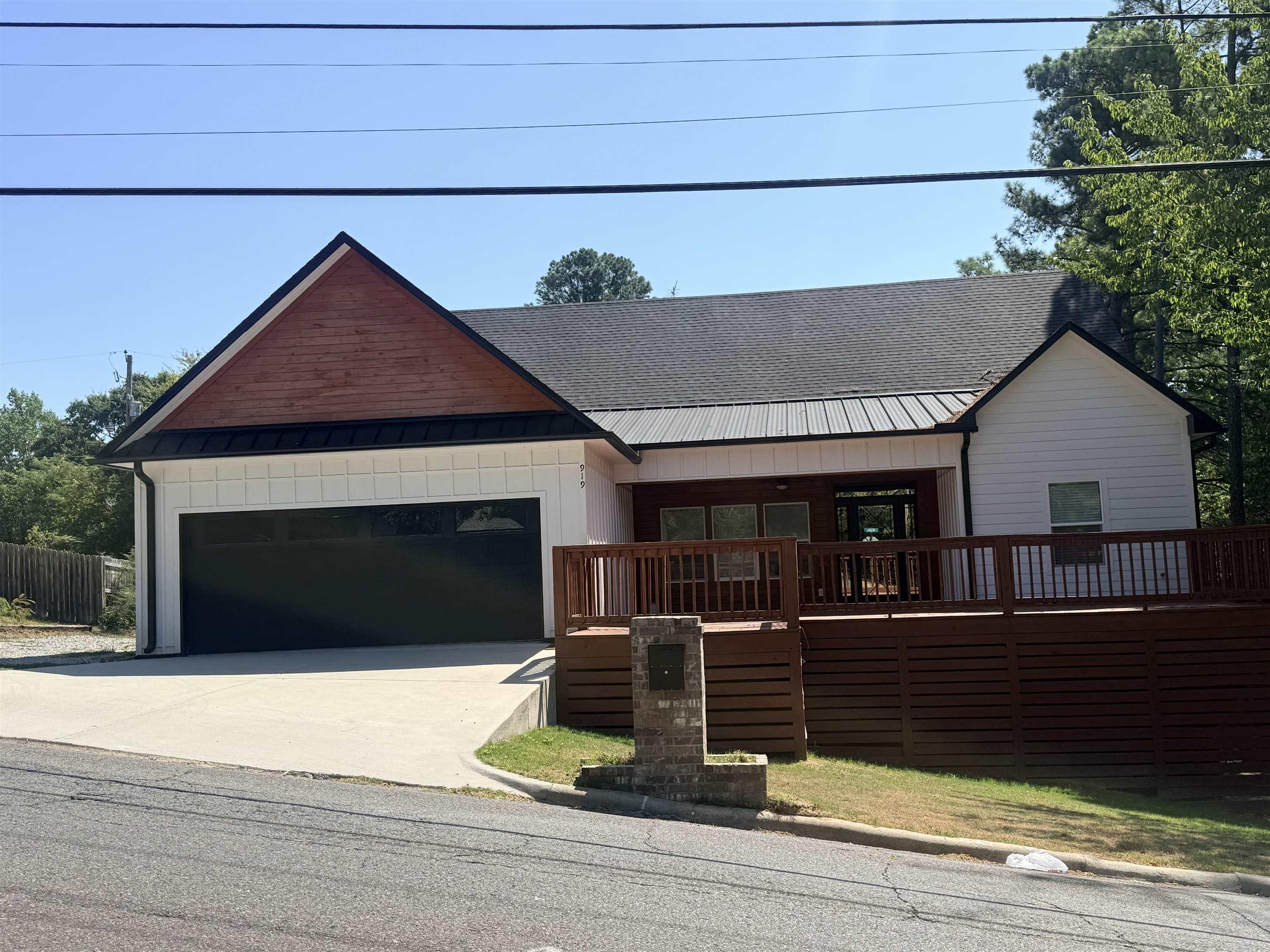 919  Richard  Hot Springs, AR