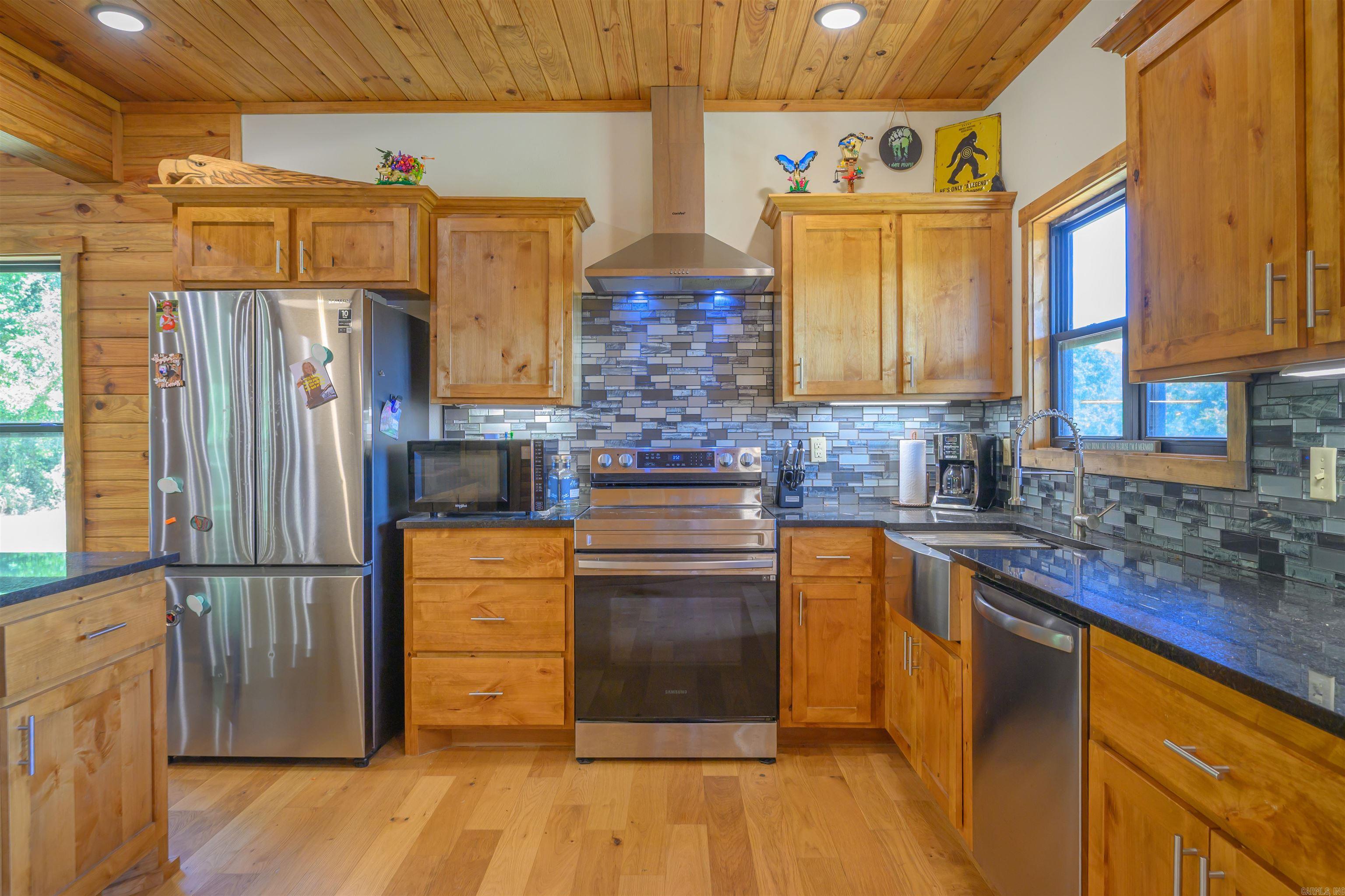 3780 River Road  Guion, AR